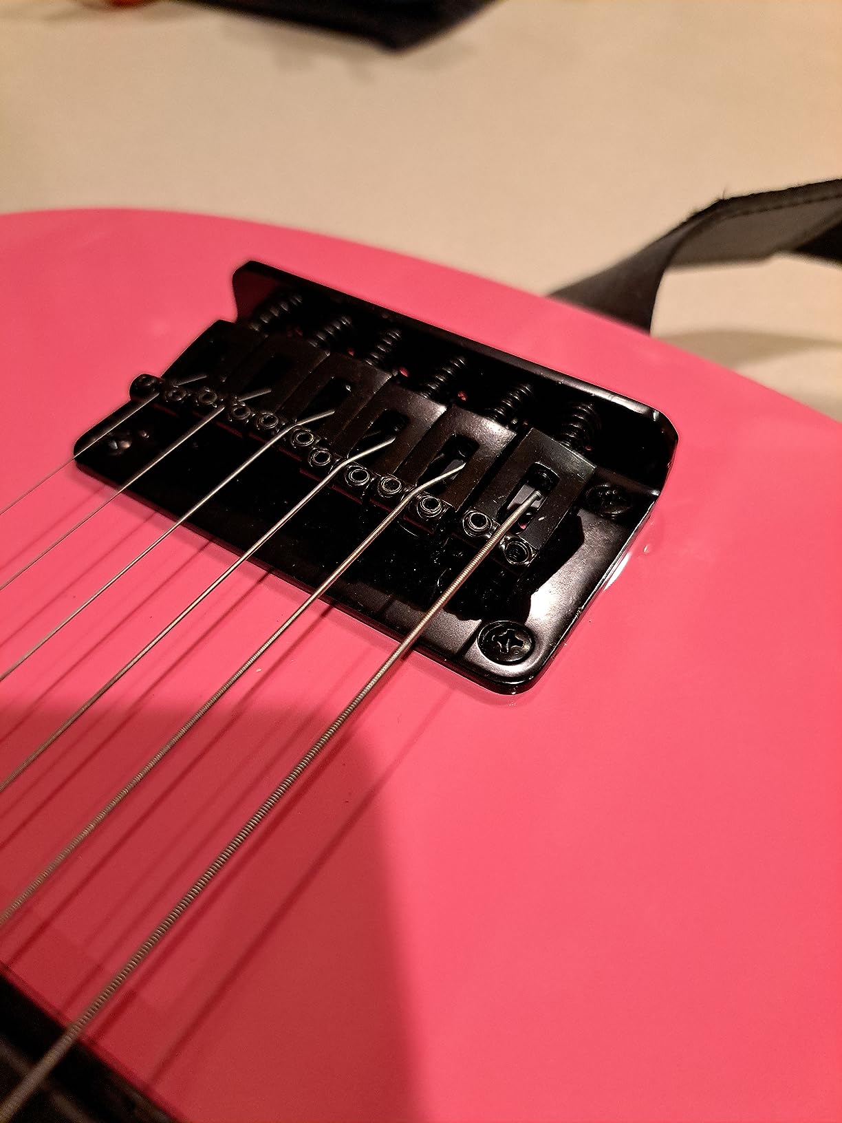 LyxPro 30 Inch Electric Guitar and Starter Kit for Kids with 3/4 Size Beginner’s Guitar, Amp, Six Strings, Two Picks, Shoulder Strap, Digital Clip On Tuner, Guitar Cable and Soft Case Gig Bag - Pink customer photo 2