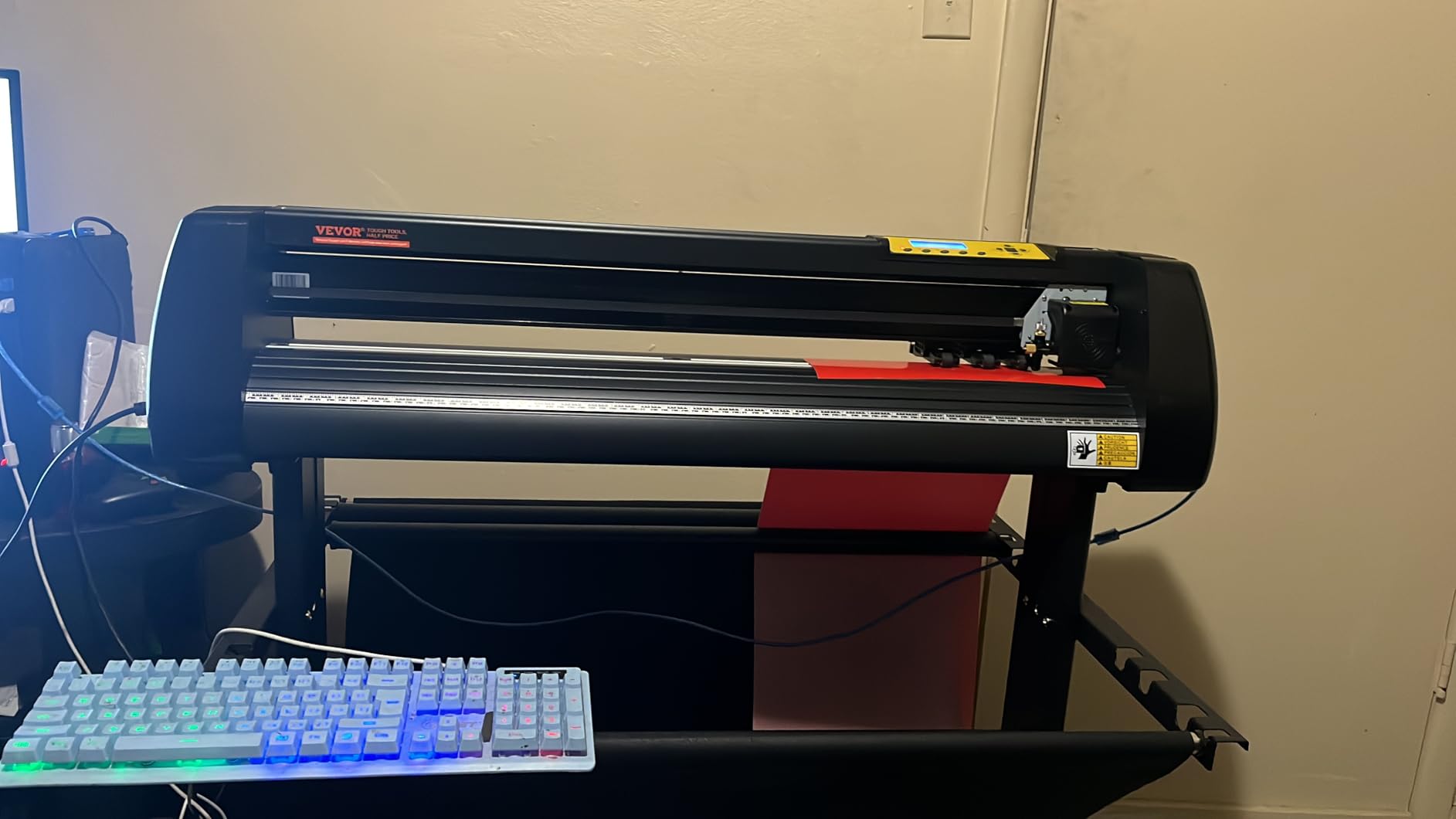 VEVOR Vinyl Cutter Machine 34 inches Bundle Manual Vinyl Plotter Cutter | For Cutting Multiple Materials, with Signmaster Software for Design and Cut, with Supplies and Tools, Monochrome, Black customer photo 1