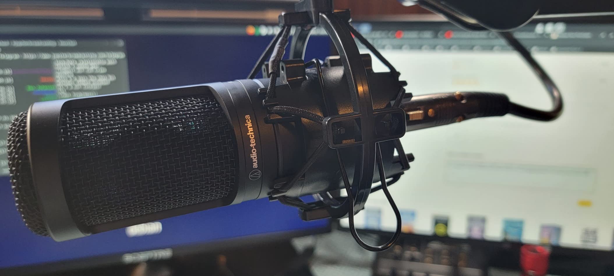 YOUSHARES AT2020 Shock Mount, Microphone Shock Mount Reduces Vibration Noise for Audio Technica AT2020 AT2035 ATR2500 Condenser Mic customer photo 1