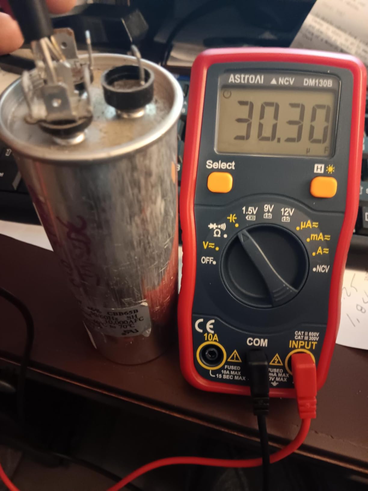 AstroAI DM130B Multimeter, 4000 Counts, Auto-Ranging, Capacitance Testing customer photo 1