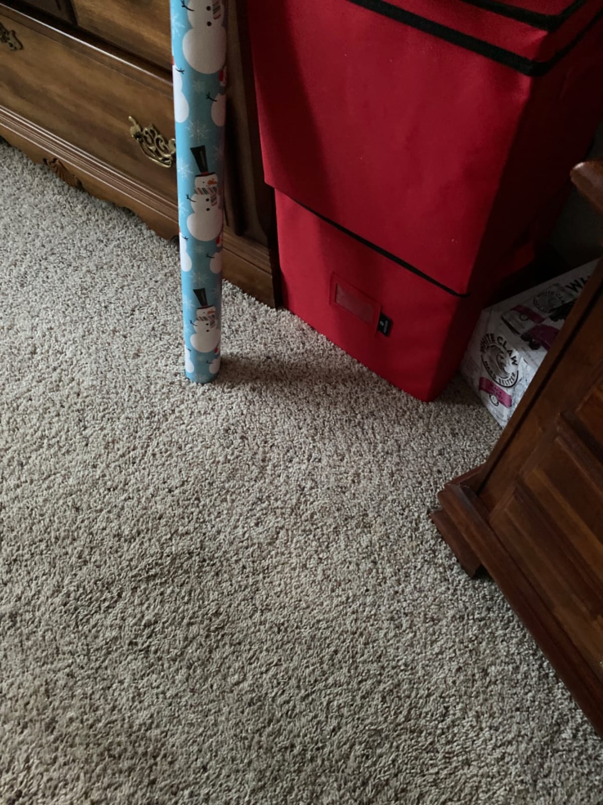 Handy Laundry, Christmas Ornament Storage - Stores up to 64 Holiday Ornaments, Adjustable Dividers, Covered Top, Two Handles. Storage Box Keeps Holiday Decorations Clean & Dry for Next Season. (Red) customer photo 2