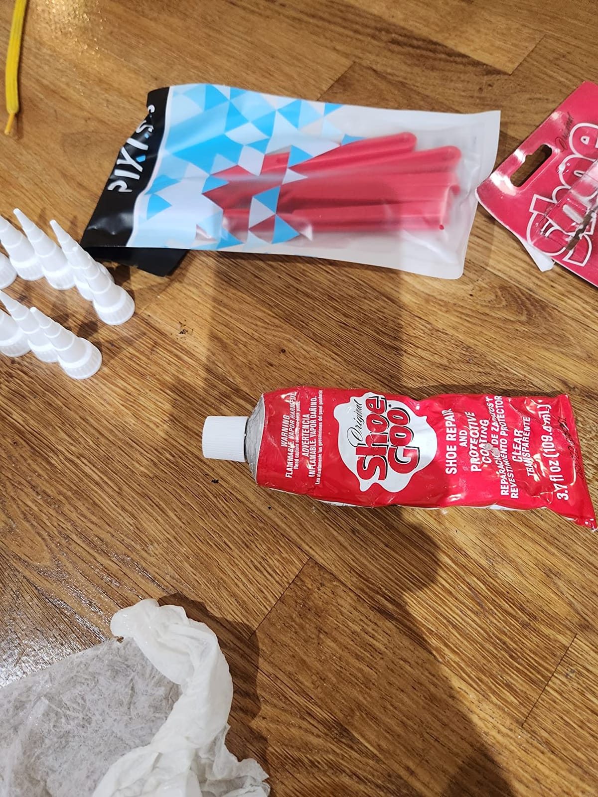 Shoe Goo Repair Adhesive for Fixing Worn Shoes or Boots, Clear, 3.7 Ounce (109.4mL), 10 Snip Tip Applicator Tips and Pixiss Spreader Tools Set customer photo 1