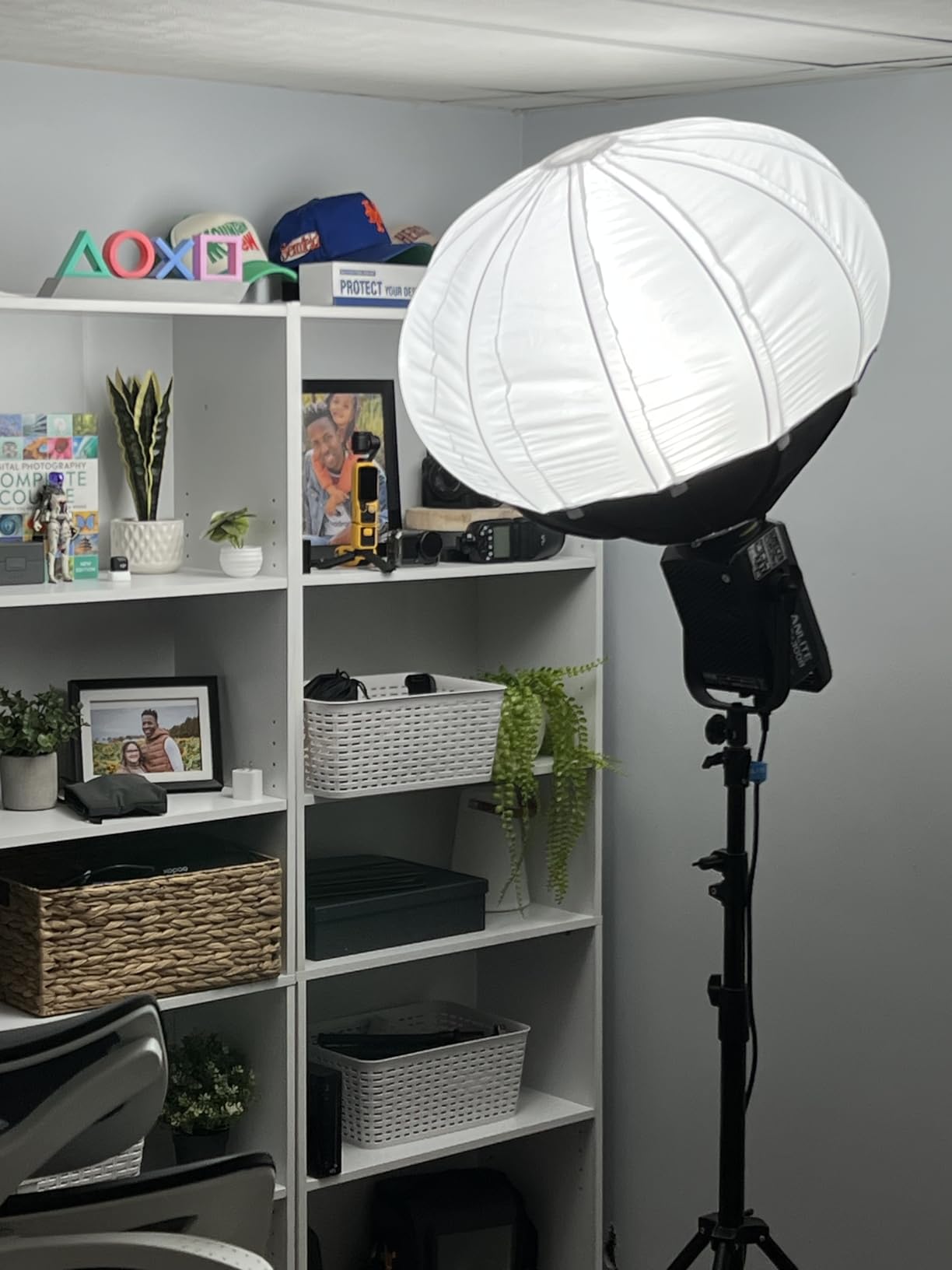 Aputure Lantern Softbox Soft Light Modifier, 26inch, for Bowens Mount Light | 270 Degree Beam, Quick-Setup Frame, 1-Stop Diffusion, Removable 4-Section Skirt, Carrying Bag customer photo 2