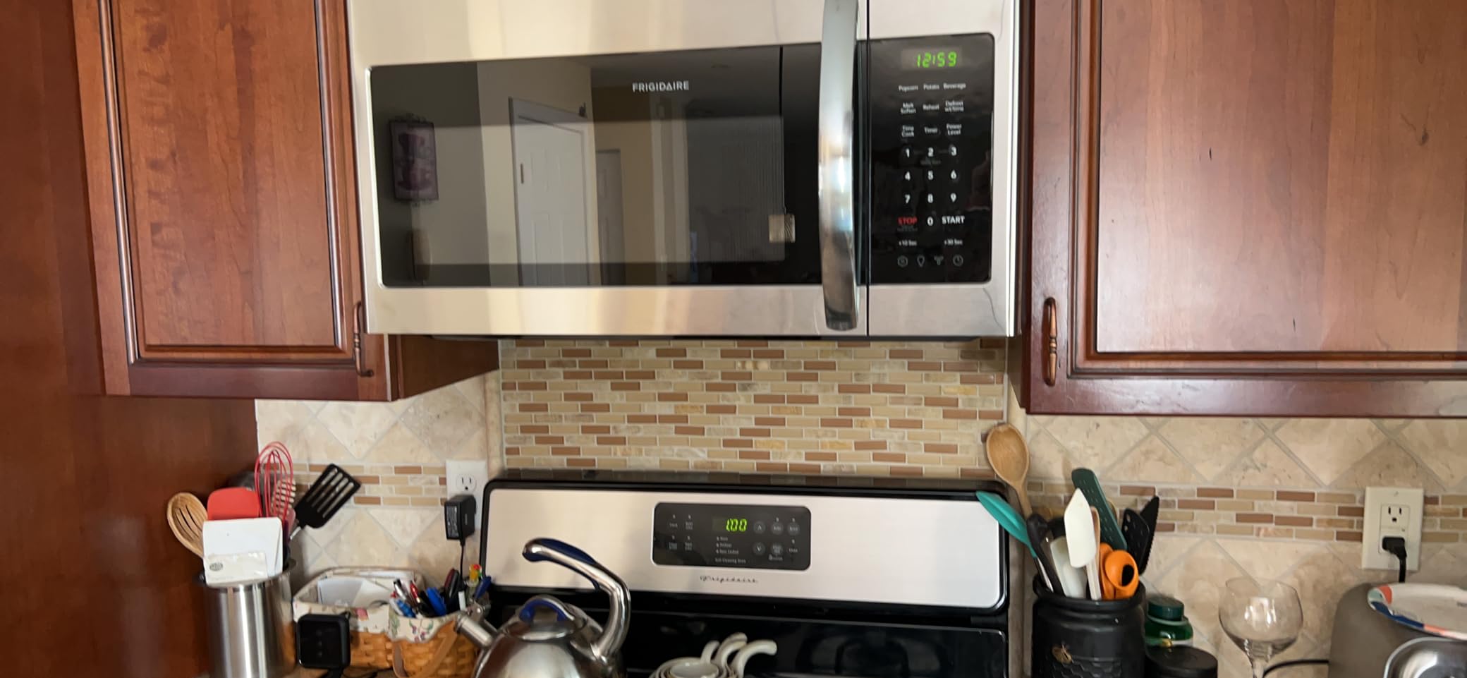 Frigidaire 1.8 Cu. Ft. Stainless Steel Over-The-Range Microwave customer photo 2