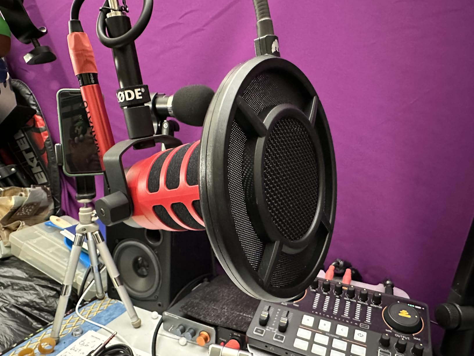 Mic Pop Filter, Professional Metallic Mic Pop Filter Mesh for Blue Yeti and Any Other Mic, ARISEN Dual Layered Microphone Pop Filter, Mic Filter with A Flexible 360° Gooseneck Clip Stabilizing Arm customer photo 1