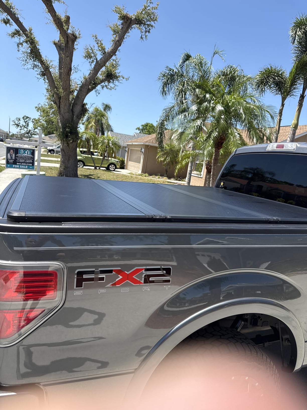 Hard Tri-Fold Tonneau Cover Replacement for 2015-2024 Ford F-150 5.5ft customer photo 2