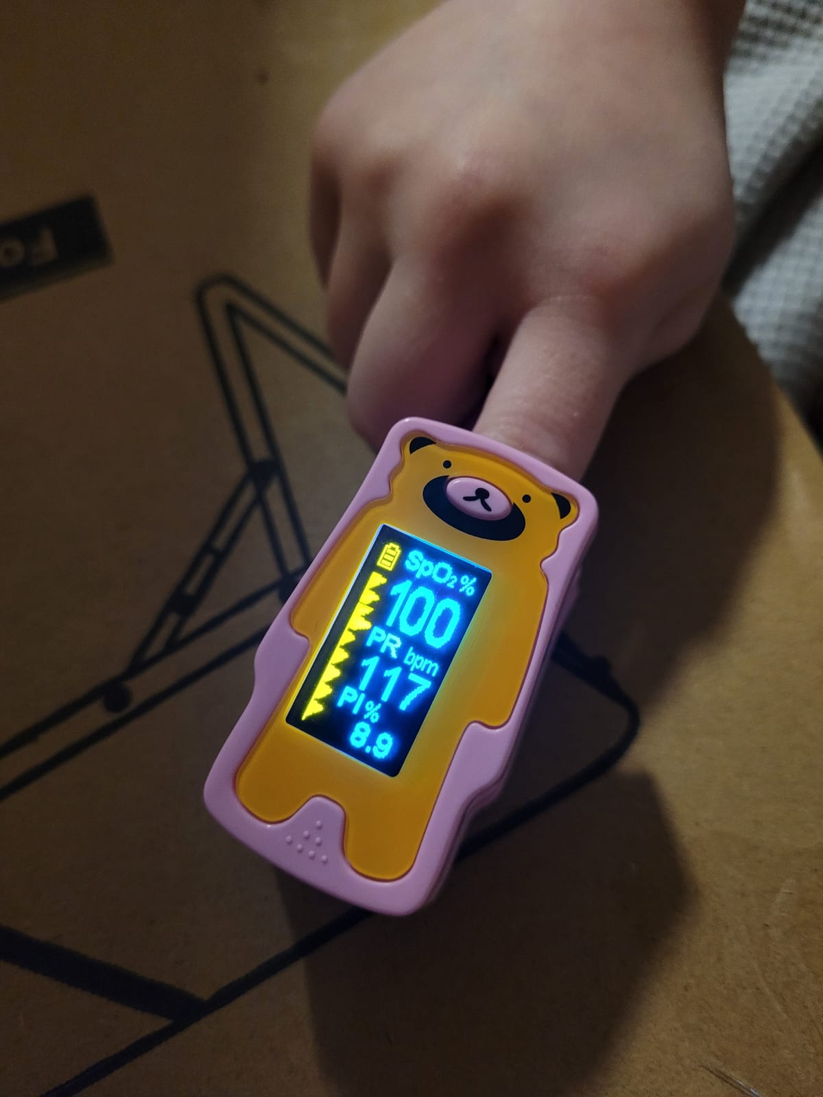 Pediatric Pulse Oximeter, OLED Display Oxygen Monitor Fingertip for Children, Baby & Kids, Blood Oxygen Saturation Monitor (SpO2) customer photo 1