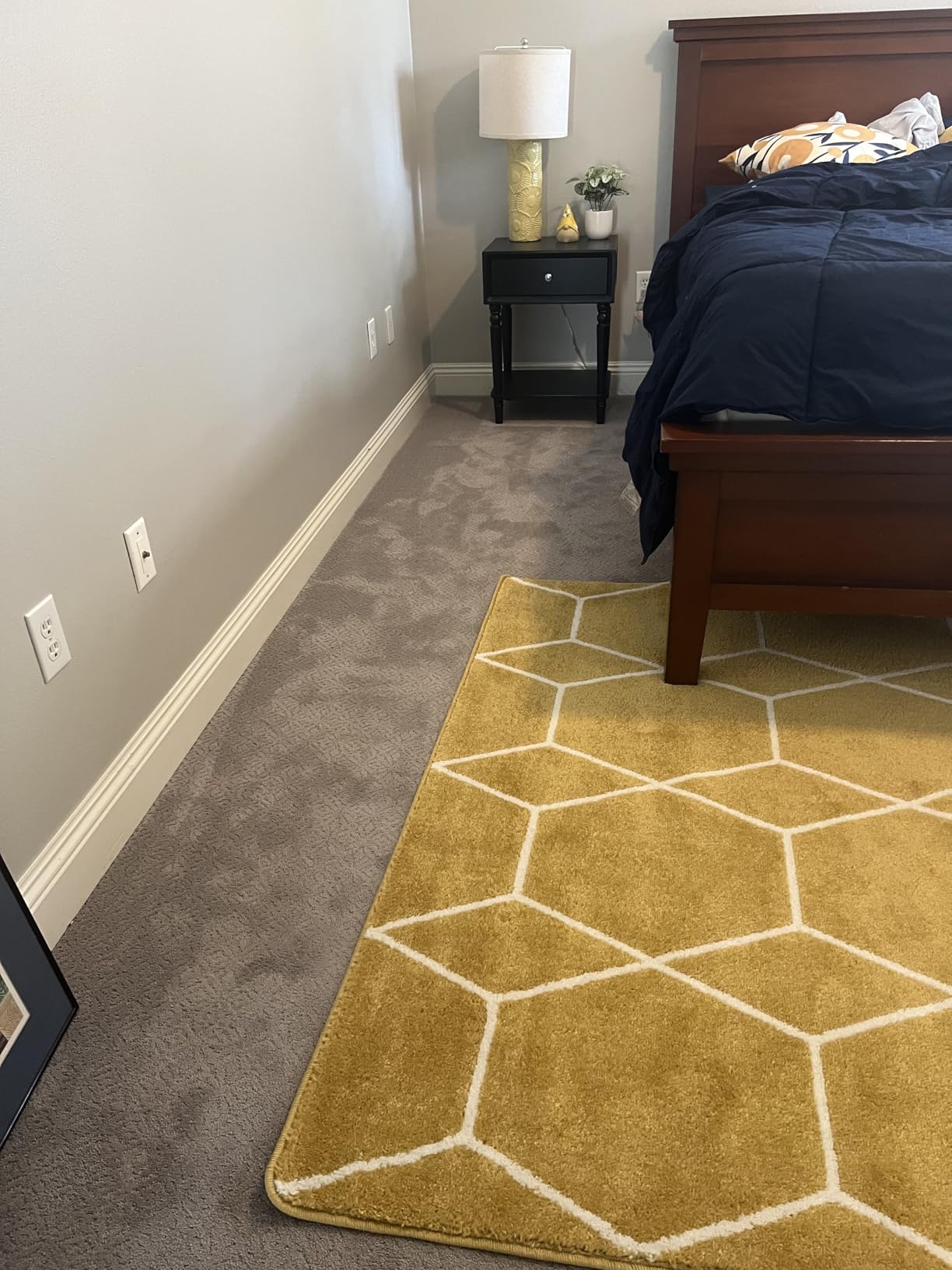 Unique Loom Trellis Frieze Collection Area Rug - Geometric (3' Round, Yellow/ Ivory) customer photo 2