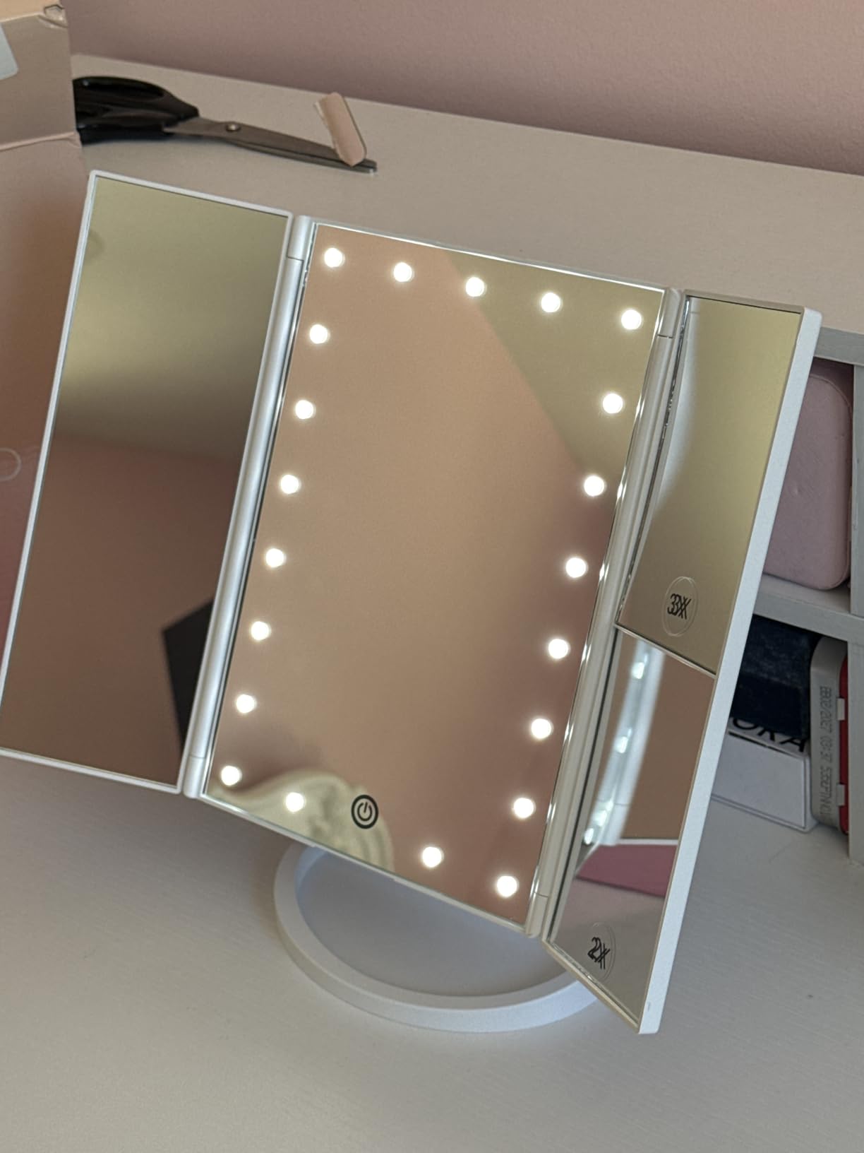 Flymiro Tri-fold Lighted Vanity Makeup Mirror with 3x/2x Magnification,Light up Mirror for Makeup,Touch Screen 21 LEDs,180° Rotation Countertop Cosmetic Mirror,Gifts for Women Mom Teen Girls customer photo 2