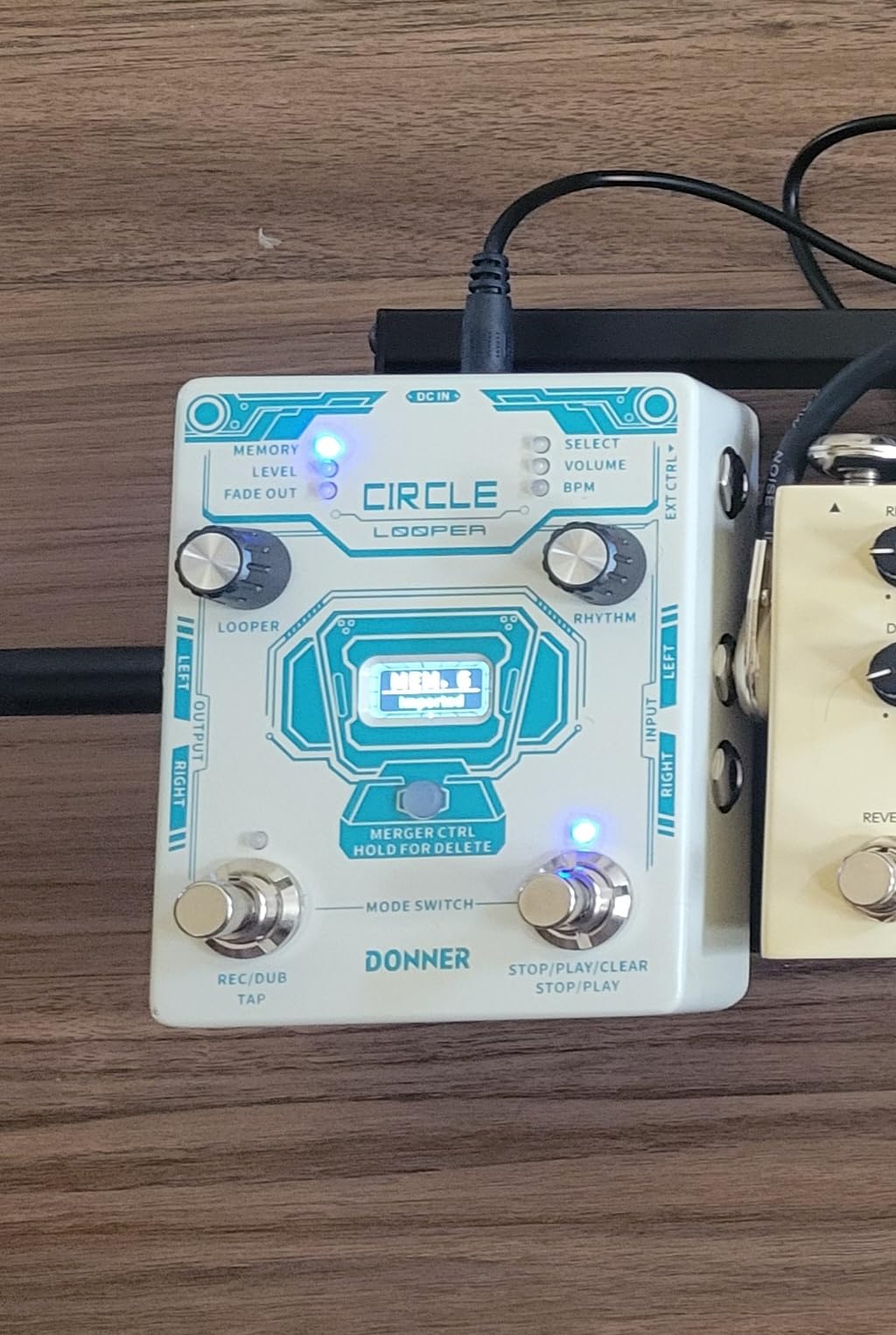 Donner Circle Looper Pedal Drum Machine, 2 in 1 Drum Looper Stereo Guitar Loop Pedals, 40 Slots 160 mins Loop with 110 Drum Grooves, Tap Tempo, Fade Out customer photo 2