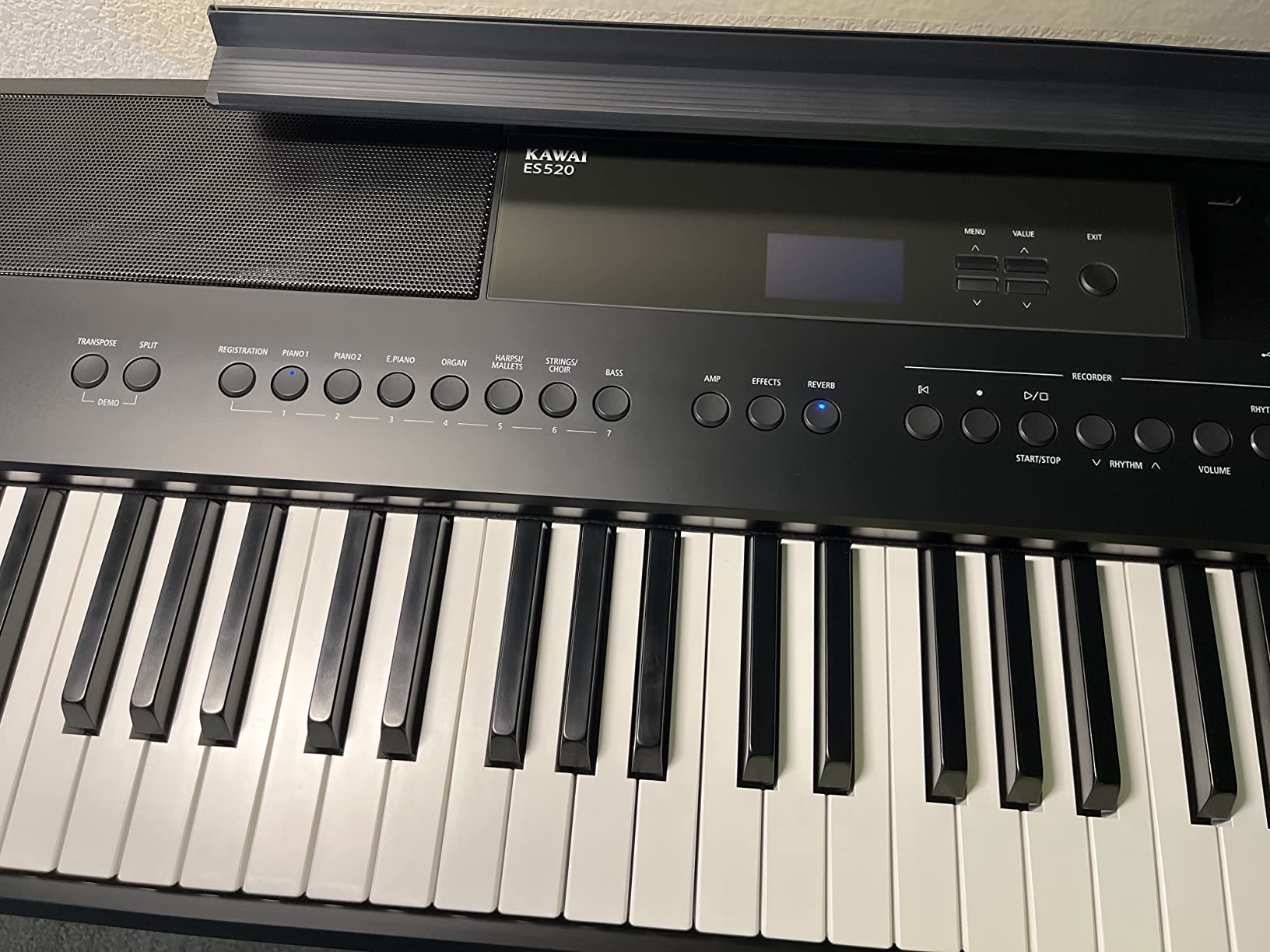 Kawai ES520 88-key Digital Piano with Speakers - White customer photo 1