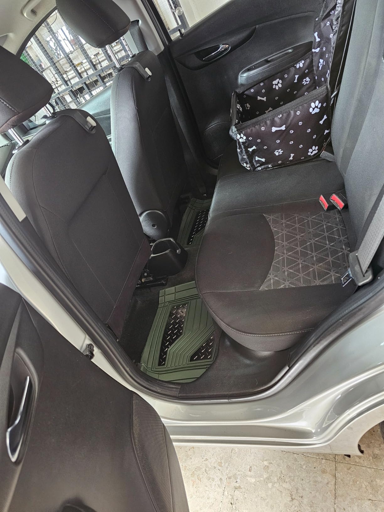 CAT® DiamondShield™ Rubber Floor Mats for Cars Trucks SUVs, All Weather Protection Front & Rear Car Mats Set, Heel Pad & Anti-Slip Backing, Universal Fit Trim-to-Fit Rubber Floor Mats for Car, Gray customer photo 1