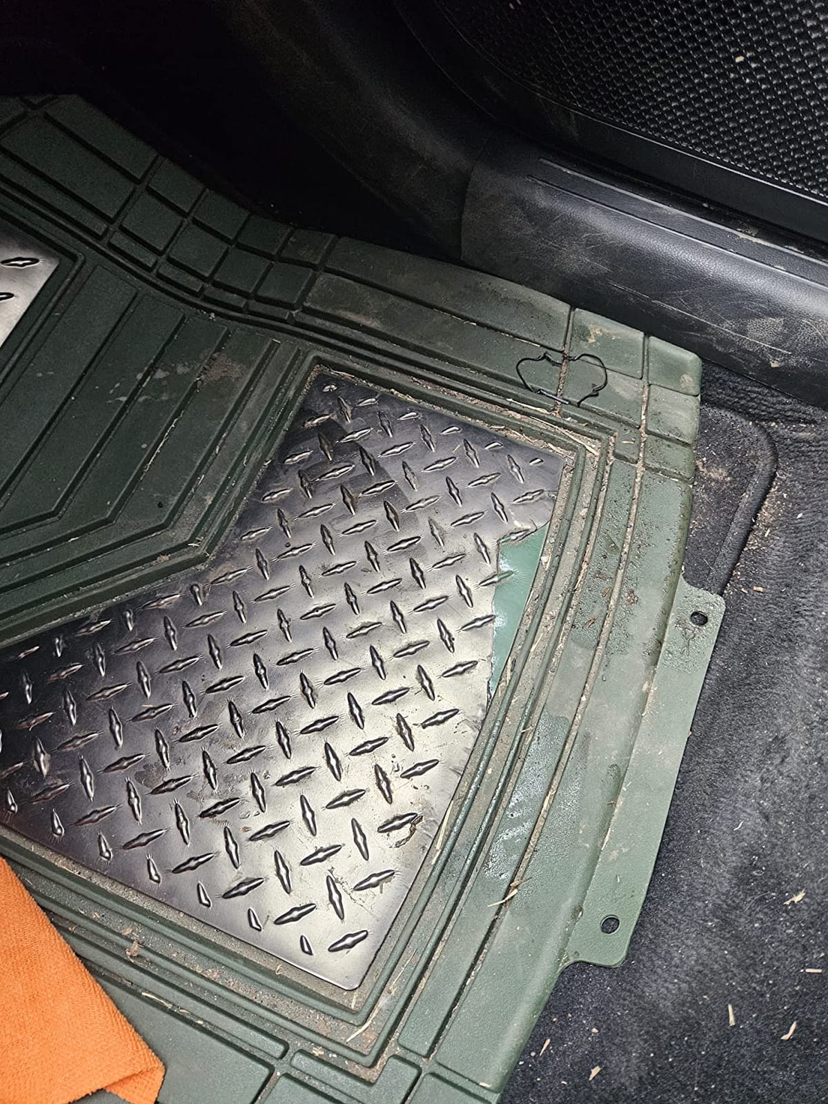 CAT® DiamondShield™ Rubber Floor Mats for Cars Trucks SUVs, All Weather Protection Front & Rear Car Mats Set, Heel Pad & Anti-Slip Backing, Universal Fit Trim-to-Fit Rubber Floor Mats for Car, Gray customer photo 2