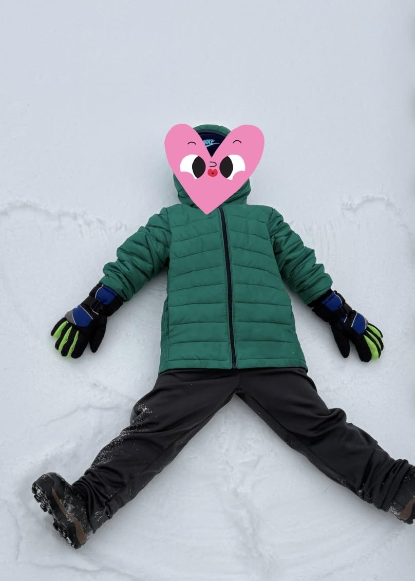 Amazon Essentials Boys and Toddlers' Lightweight Water-Resistant Packable Hooded Insulated Puffer Jacket customer photo 1