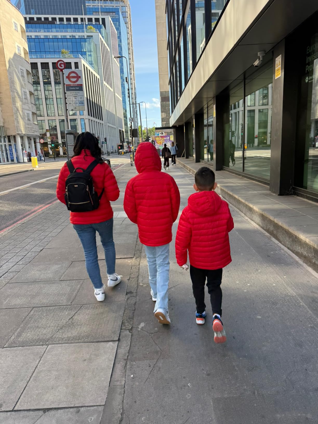 Amazon Essentials Boys and Toddlers' Lightweight Water-Resistant Packable Hooded Insulated Puffer Jacket customer photo 2