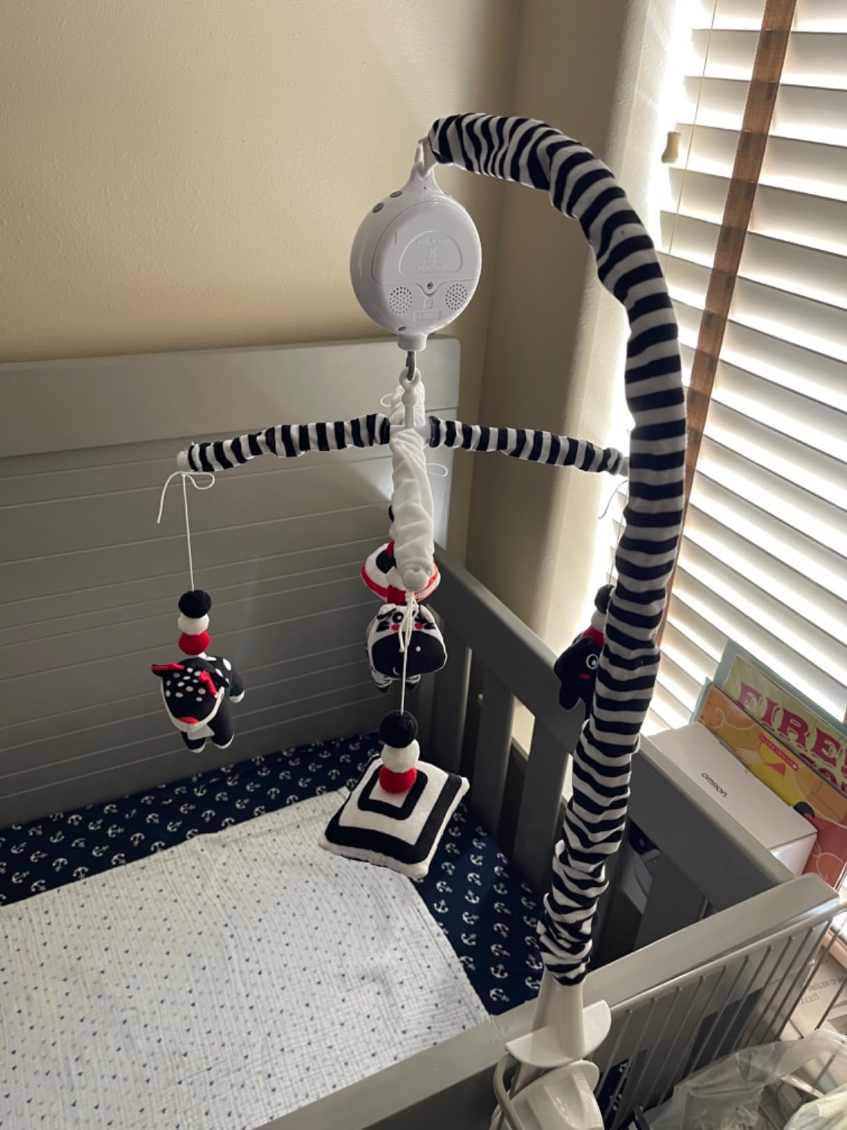 teytoy My First Baby Crib Mobile, Black and White Baby Mobile for Crib, High Contrast Mobile Toy for Newborn Infants Boys and Girls customer photo 1