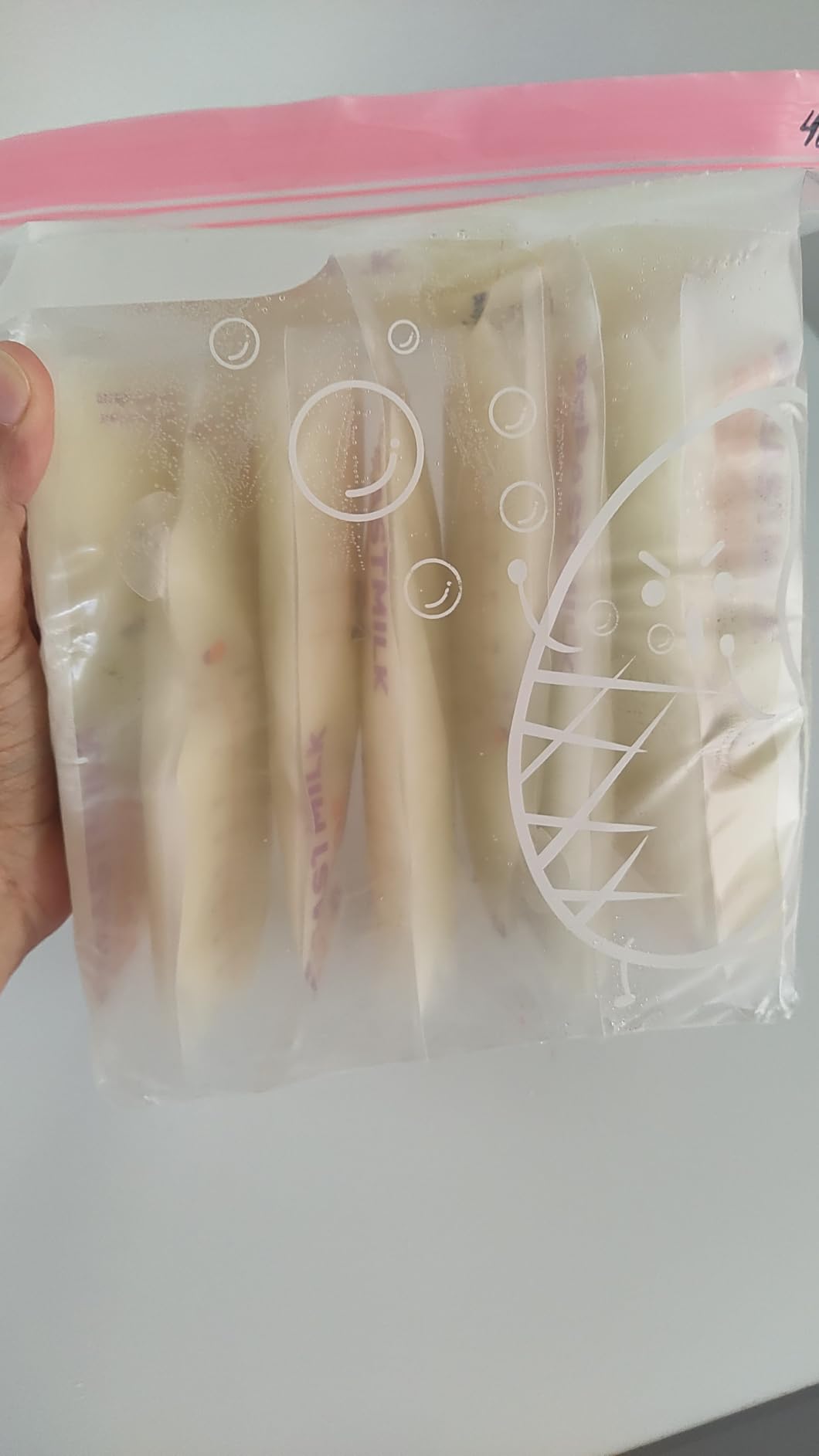 Nuliie 120 Pcs Breastmilk Storage Bags Freezer, 8 OZ Breast Milk Storing Bags, BPA-Free, Milk Storage Bags with Pour Spout for Breastfeeding, Self-Standing Bag, Space Saving Flat Profile customer photo 2