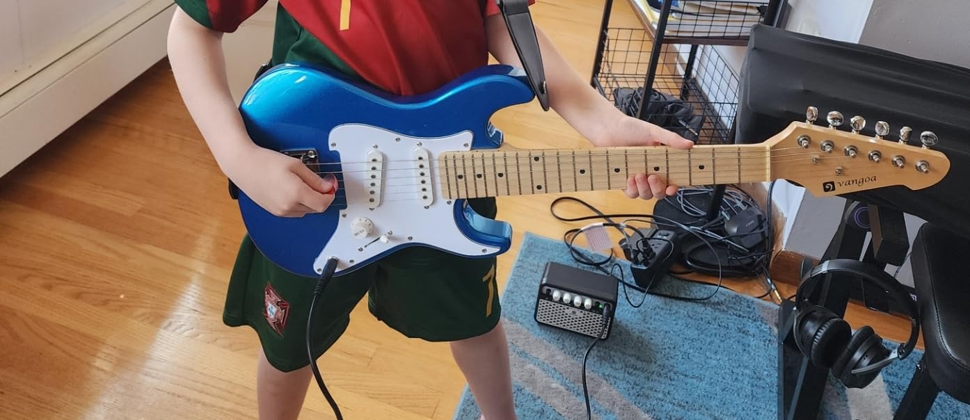 Vangoa 30 Inch Kids Electric Guitar Starter Kit with Amp - Red customer photo 2