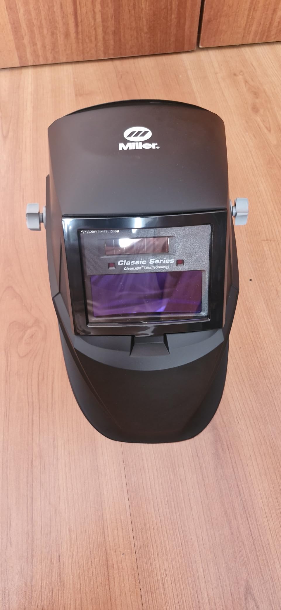 Miller Classic Series Welding Helmet, ClearLight™, Shade 8-13, Black customer photo 1
