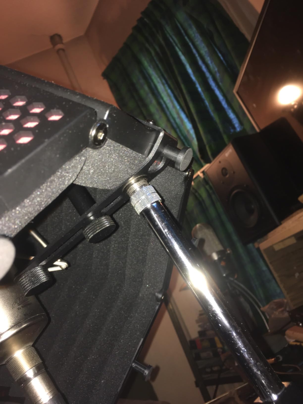 XTUGA MIS02 Recording Microphone Isolation Shield, 5 Panels Soundproof Foam customer photo 1