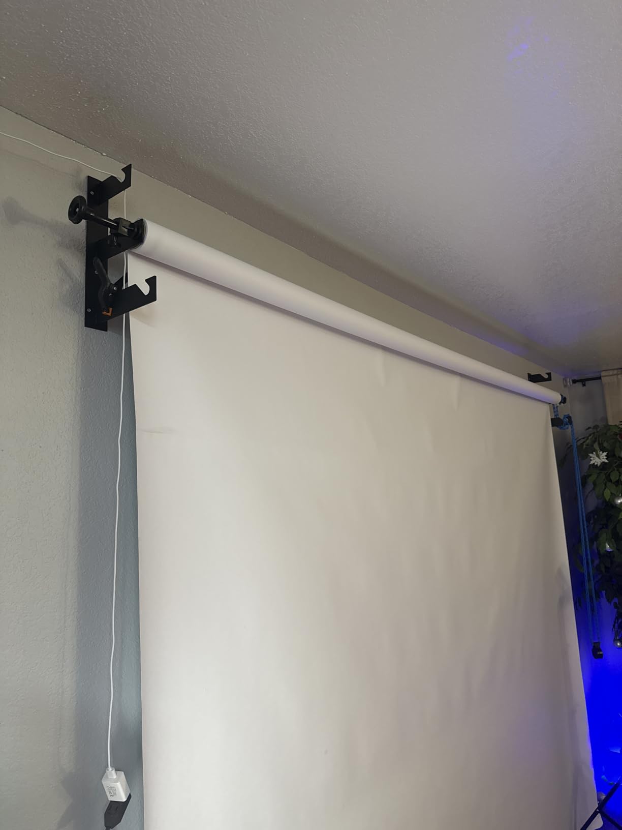 Photography Backdrop Wall Mount 3 Roller Support System | Manual Photo Background Ceiling Holder, Including 2 Tri-fold Hooks, 6 Expand Bars, 3 Chains, for Home Studio Game Video customer photo 1