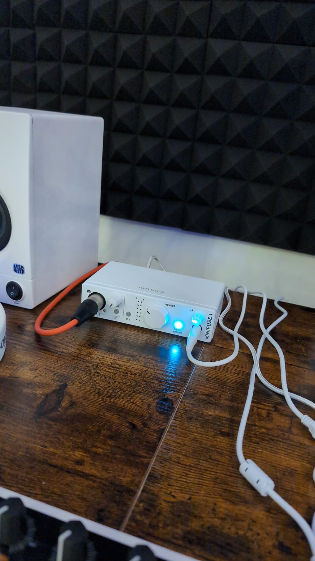 Arturia MiniFuse USB Audio & MIDI Interface, MiniFuse 1 customer photo 2