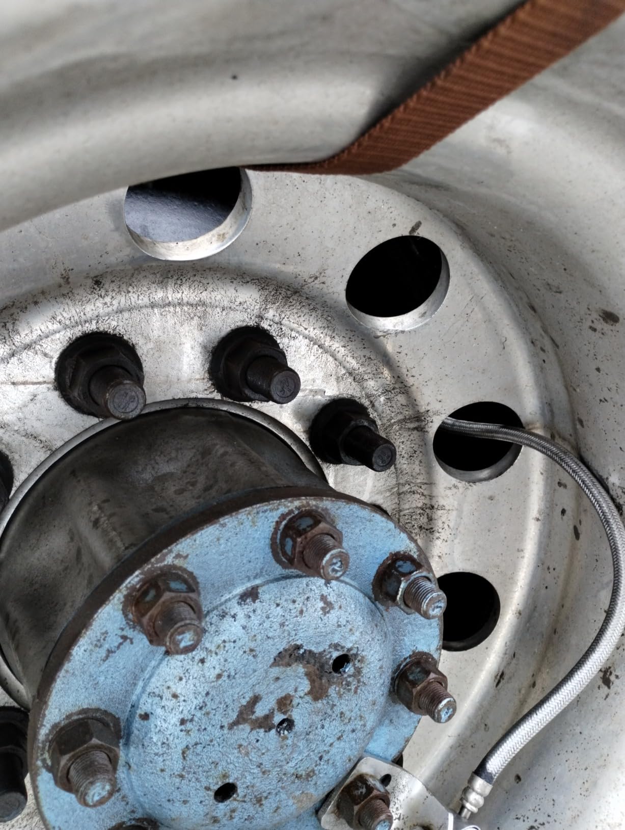 Emergency Snow Chains, Tire Chains with Thickened Manganese Steel for Car Truck SUV in Ice, Sand and Mud(8 Packs, Tire Width 195-235mm) customer photo 1