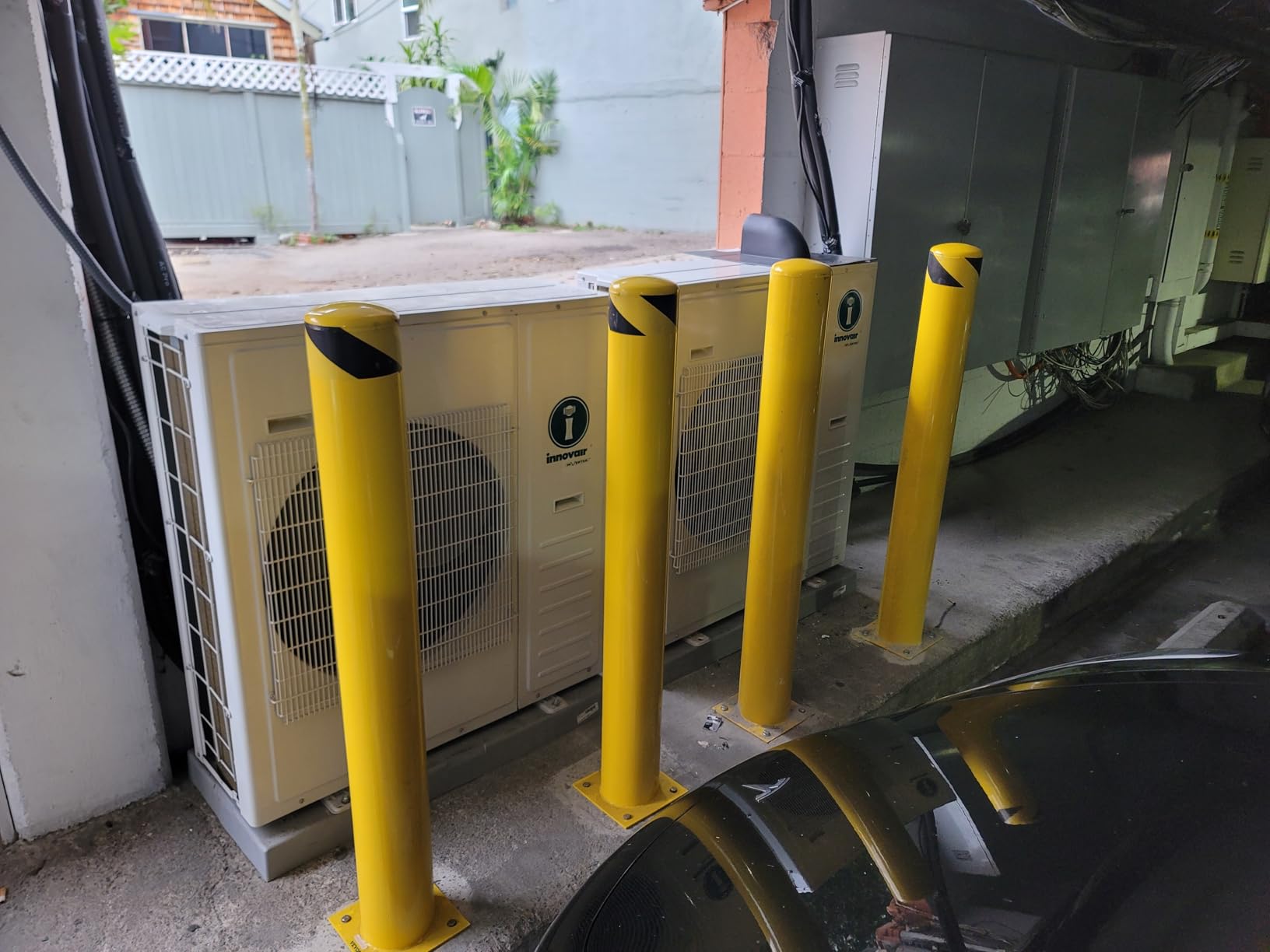 VEVOR Safety Bollard, 42 Inch Height Bollard Post, 5.5 Inch Diameter Steel Pipe Safety Bollard Post, Yellow Steel Bollard, Steel Safety Bollard with 8 Anchor Bolts, Perfect for Traffic-Sensitive Area customer photo 1