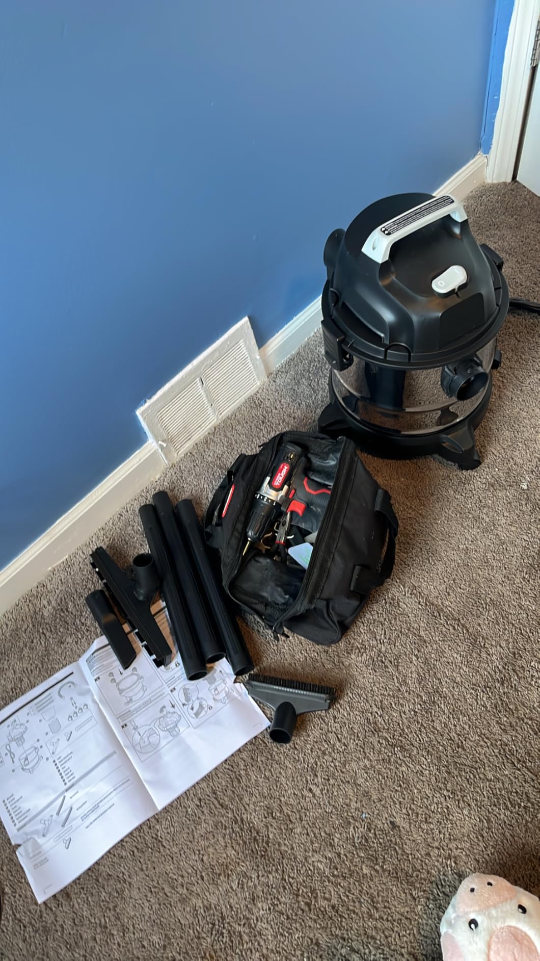 Amazon Basics Wet Dry Shop Vacuum Cleaner, 4 Gallon, 3 HP Stainless Steel, Grey/Black customer photo 2