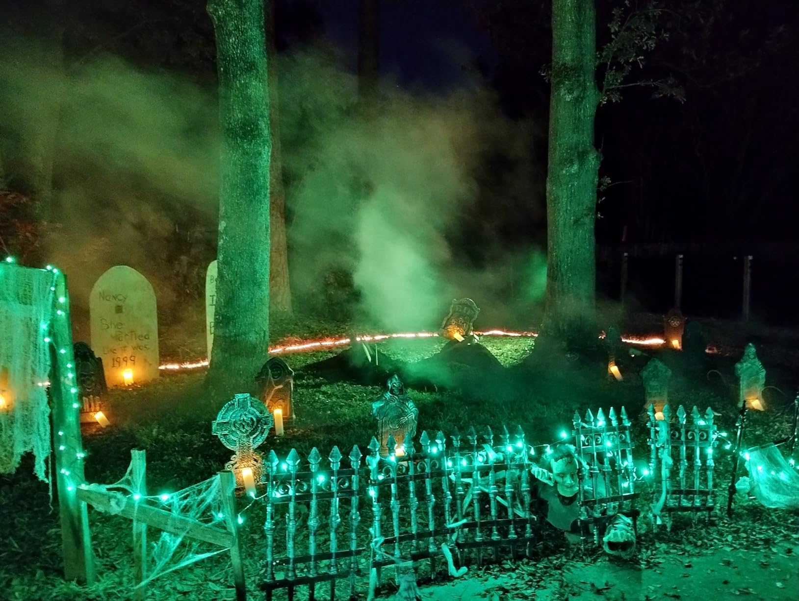 XWSTGEQ 500W Professional Fog Smoke Machine Stage Fogger | 2 Temp Controllers Anti-Overheat, Auto Spray, Manual Control, Non-Toxic Fog for Halloween Party Photography customer photo 2