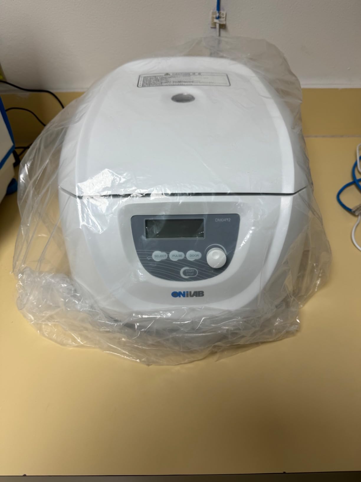 ONiLAB Benchtop Centrifuge, 6X50ml, 300-4000RPM, Max 1800×g | Compatible with 6X15ml/10ml/7ml/1.5-5ml Tubes, Digital Display and 30sec-99min Timer customer photo 2
