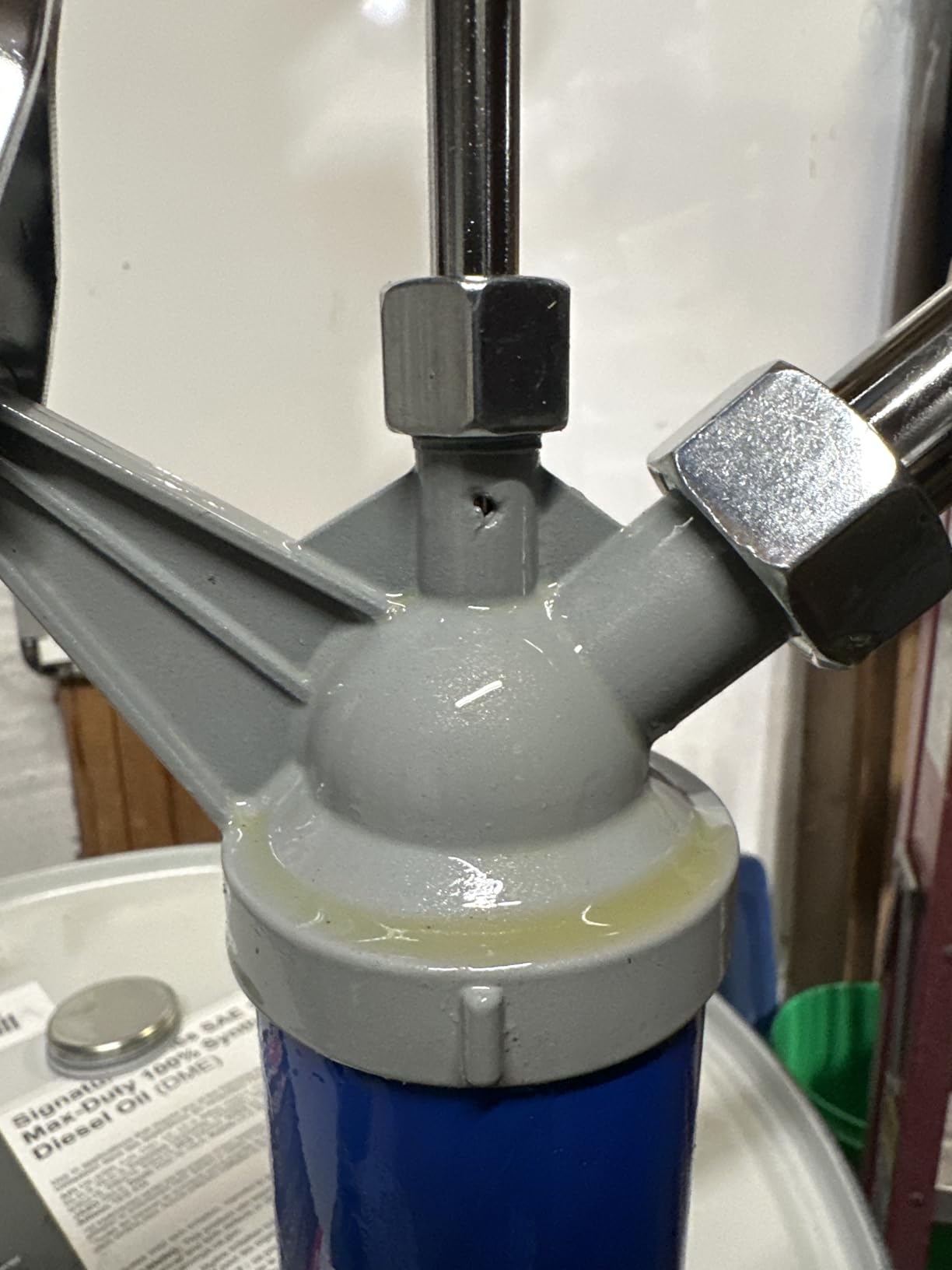 OMT Lever Action Barrel Pump with Telescoping Suction Tube | Barrel Hand Pump Fits 15 to 55 Gallon Drums Transferring Heating Oil, Motor Oil, Transmission Fluid customer photo 2