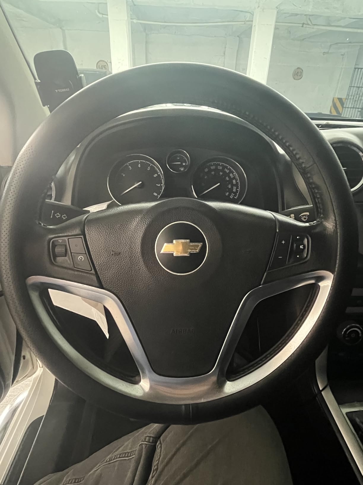 Car Steering Wheel Cover,Universal 15 Inch Premium Leather Car Steering Wheel Cover,Best Grip,Perforated Design,Breathable,Non-Slip,Sweat-Absorbent,Warm in Winter and Cool in Summer (Black) customer photo 1