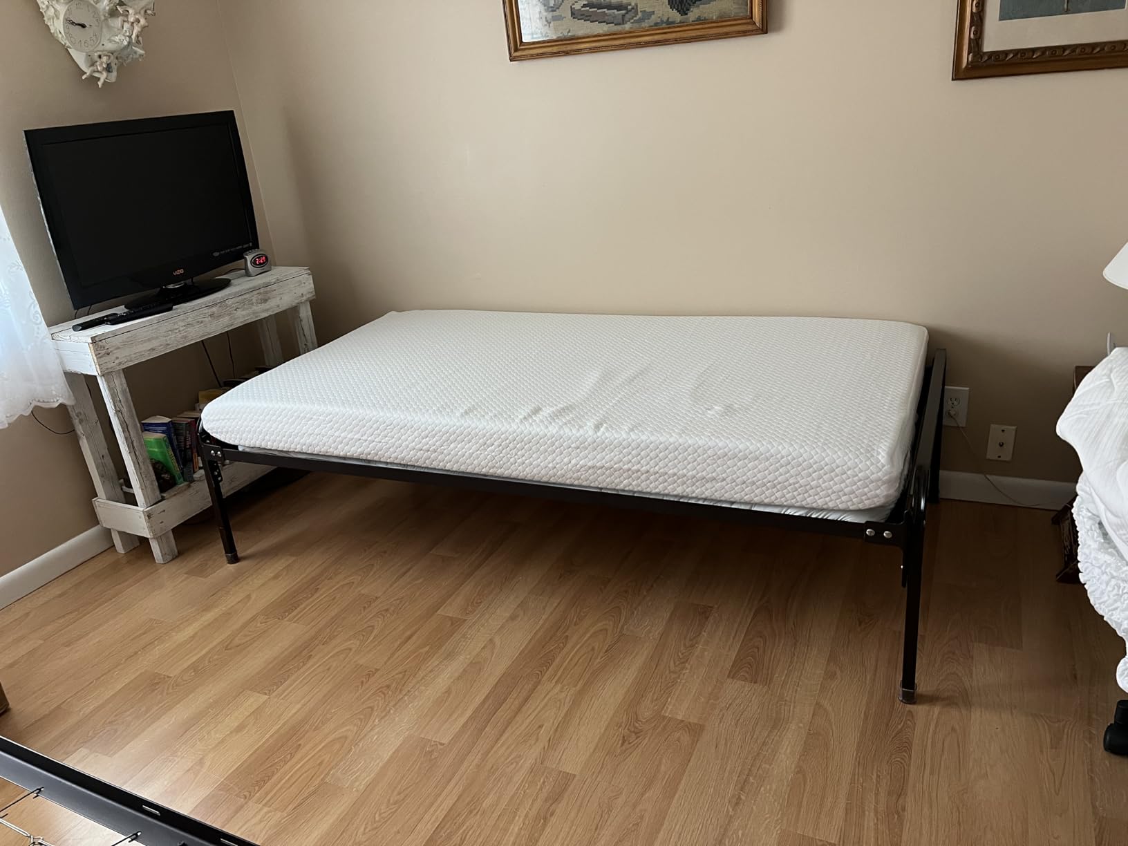 FDW | 6 Inch Twin Mattress | Medium Firm | Gel Memory Foam | White customer photo 1