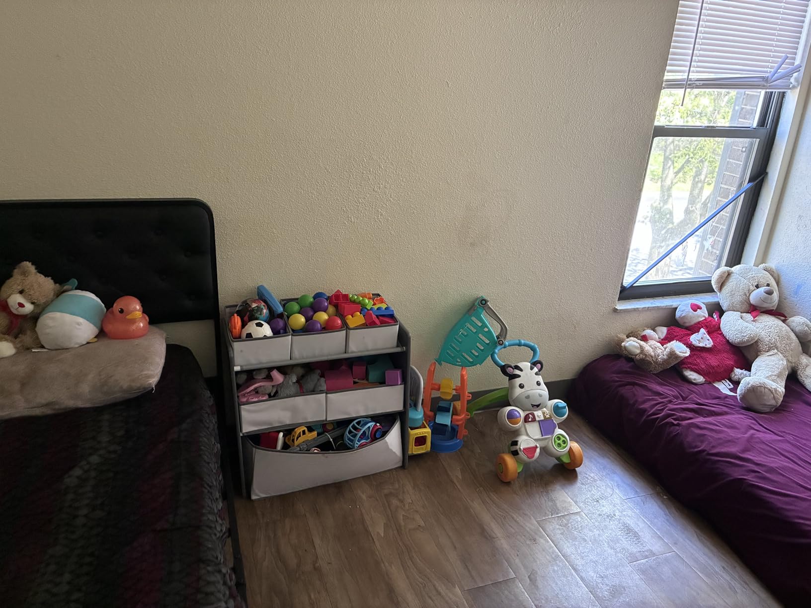 Delta Children 4-Piece Toddler Playroom Set, Pink/White customer photo 2