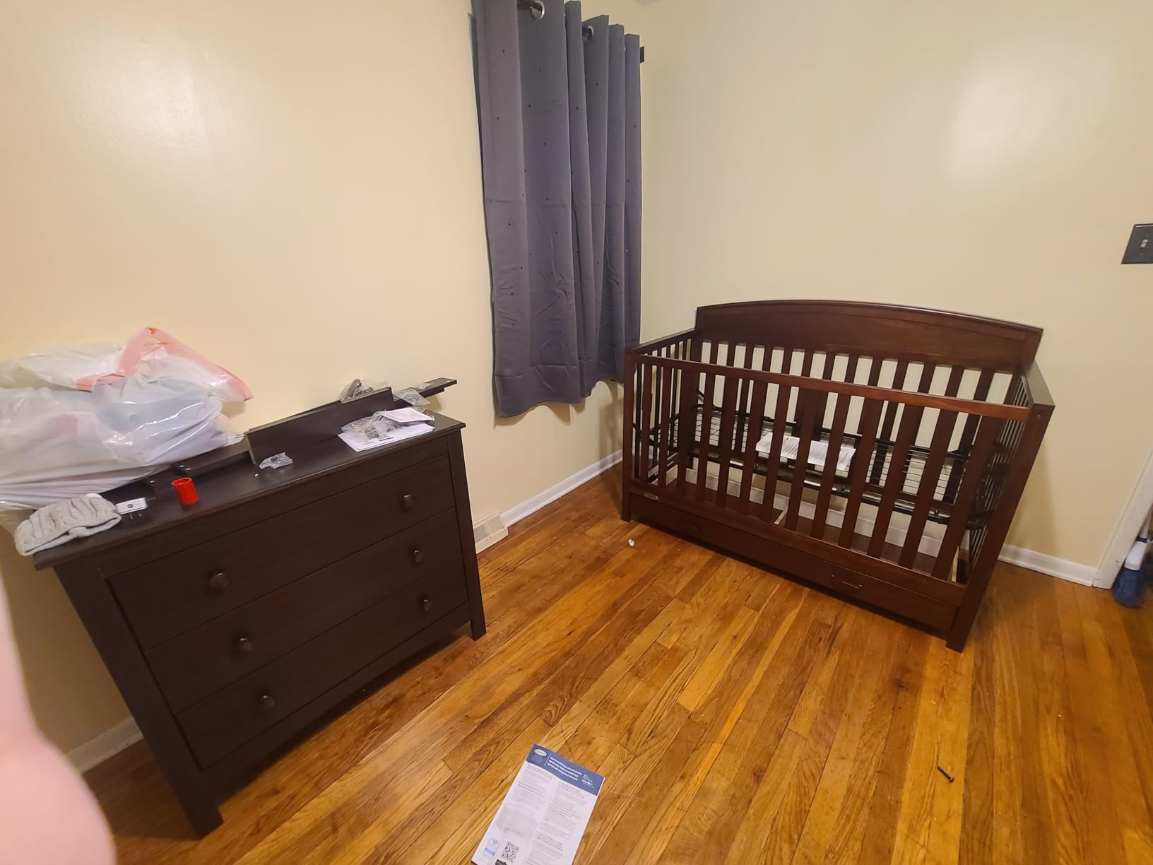 Graco Benton 5-in-1 Convertible Crib with Drawer, Pebble Gray customer photo 2