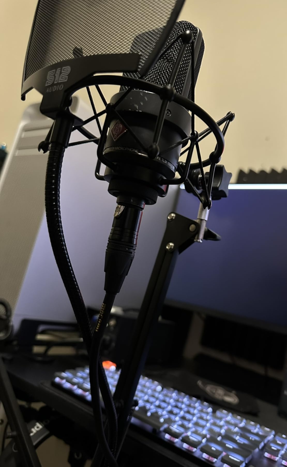 TLM 103 Shock Mount - Microphone Mount Compatible for Neumann TLM 103 M147 Condenser Mic by SUUNTOK,Silver customer photo 2