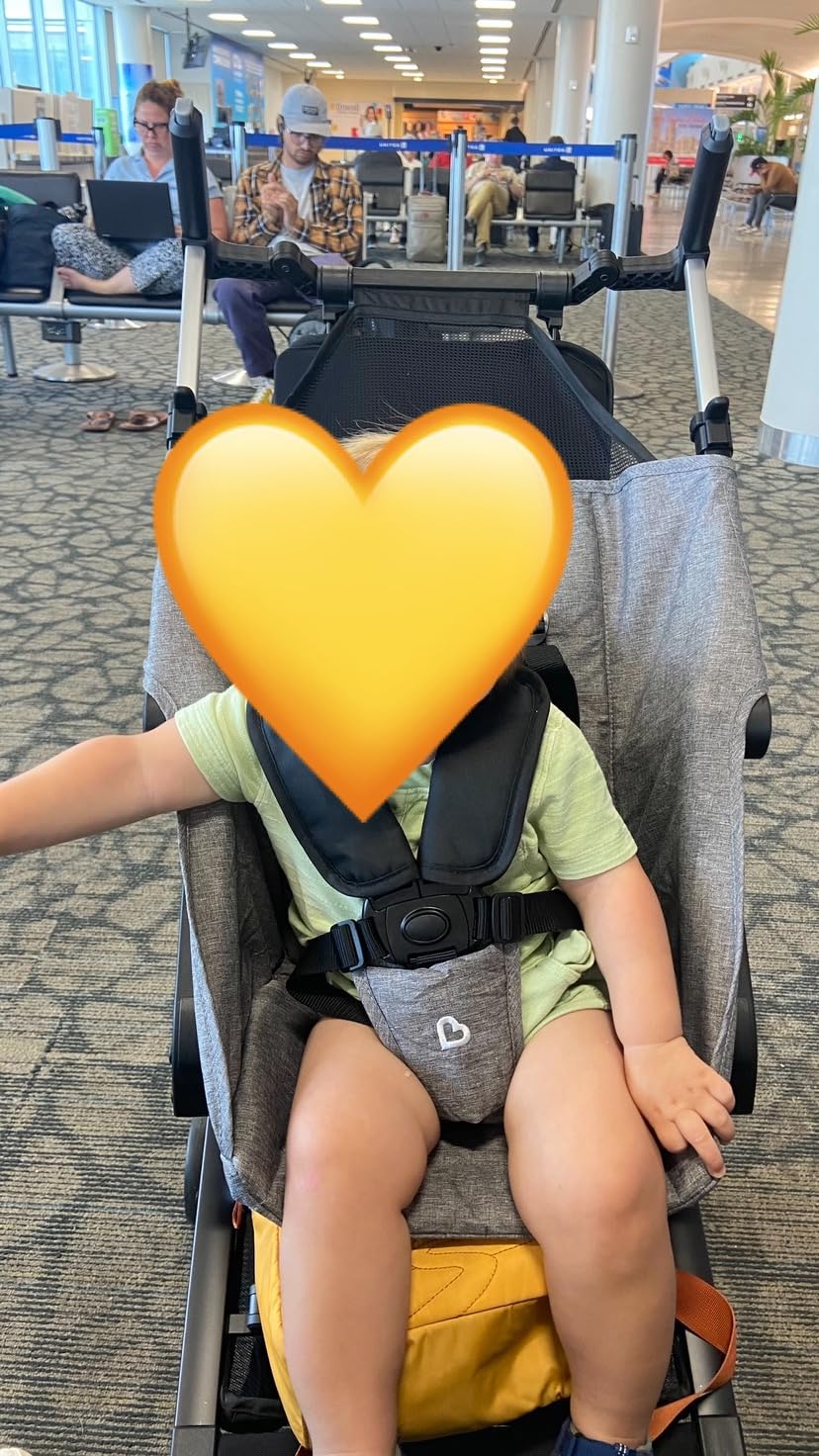 Munchkin Sparrow Travel Baby Stroller for Babies and Toddlers, Ultra Compact and Lightweight, Great for Airplane and Everyday Car Trips, Black customer photo 1