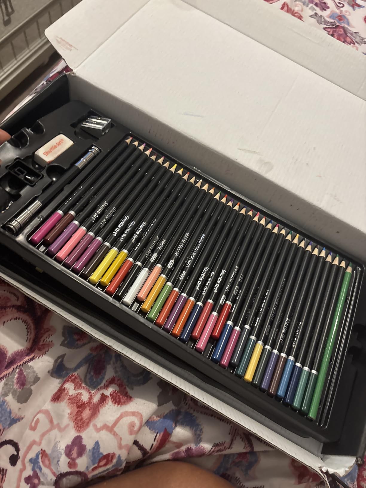 Shuttle Art 116 PCS Drawing Kit, Professional Drawing Supplies with Sketch, Charcoal, Colored, Graphite, Pastel Pencils & Sticks, Complete Drawing Tools and Paper Pads in Zipper Case for Artists&Kids customer photo 2
