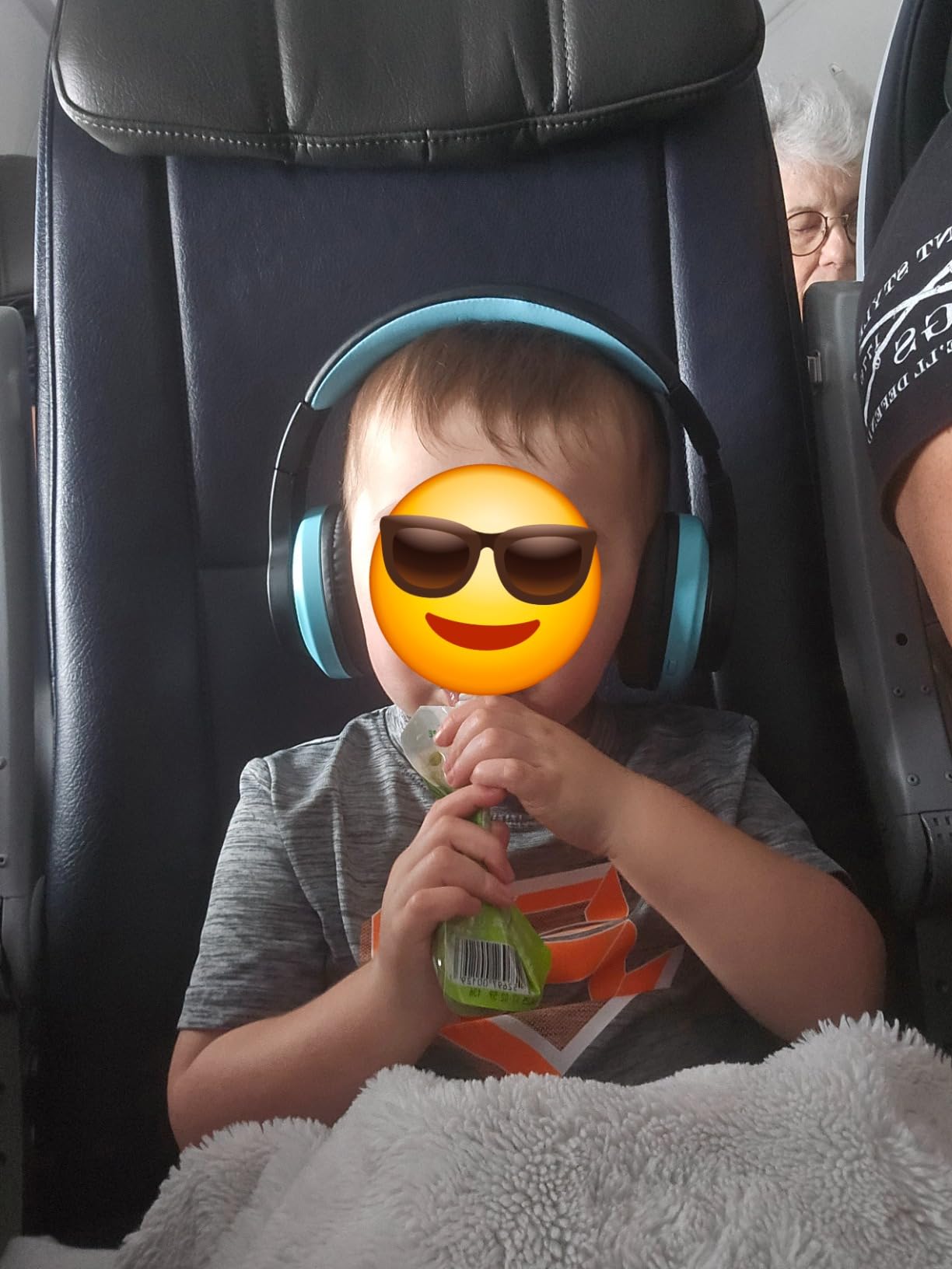 seenda JCH-01 Kids Bluetooth Headphones, 85/94dB, 3 Light Modes,Black&Blue customer photo 1