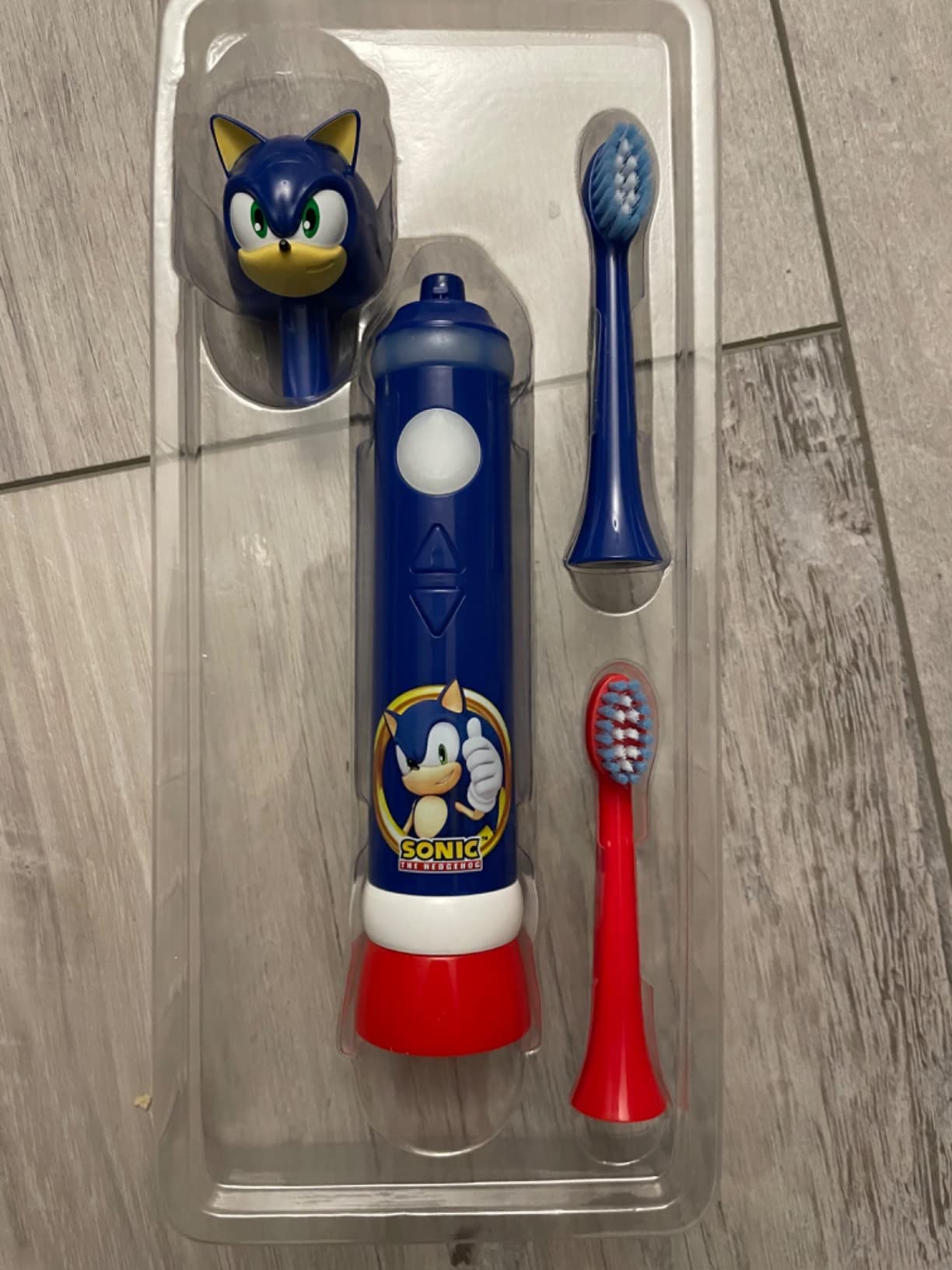 FIREFLY Play Action Sonic The Hedgehog Toothbrush Kit, Interactive Battery Operated Toothbrush with Lights, Music and Games, Batteries Included, Ages 3+ customer photo 2