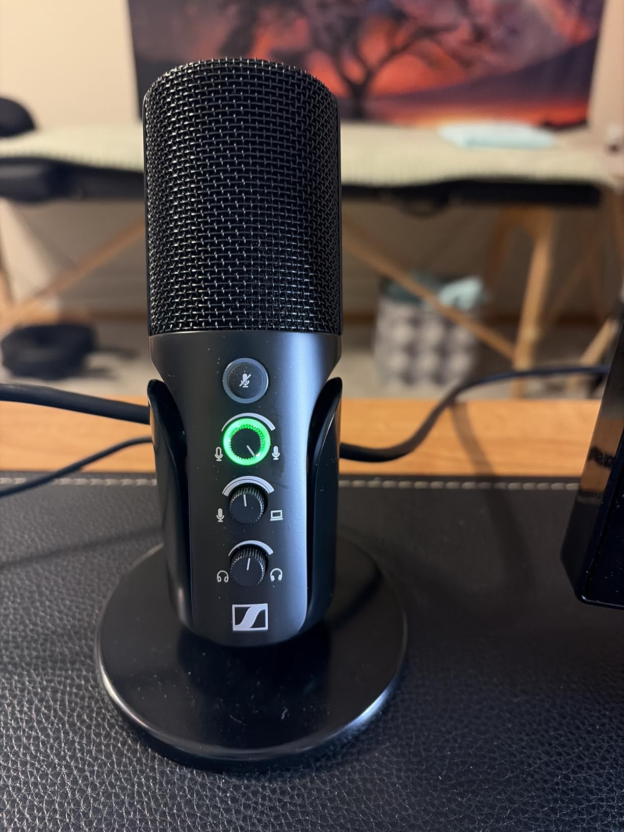 SENNHEISER Professional Profile - USB Cardioid Condenser Microphone & Table Stand, 1.2 m USB-C Cable - Mute Button, Built-in Headphone Jack, Gain, Mix & Volume Control, for PC & Mac,Black customer photo 2