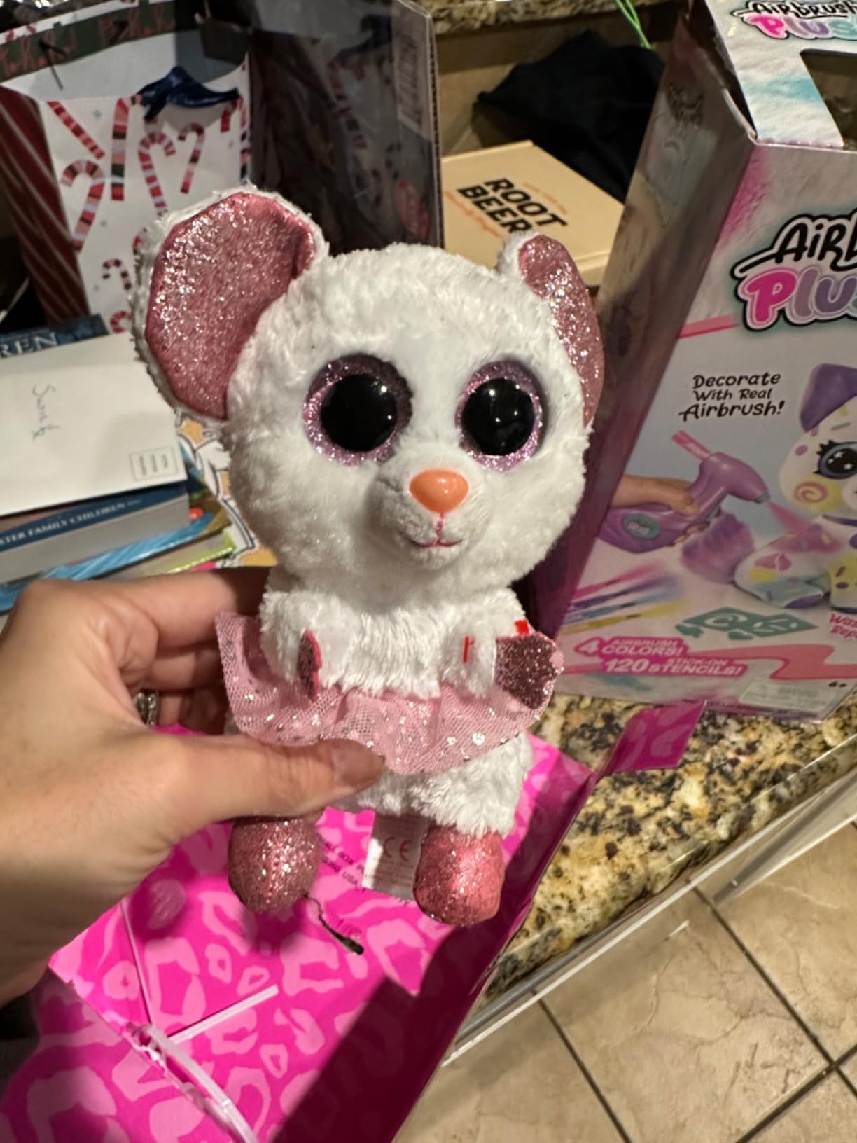 Canal Toys Personalize Airbrush Plush Large Kitty! Decorate, wash, Repeat! Customize Your own Spray Art Plush with Markers, Battery Powered Airbrush and 100+ Stencils. Ages 6+ customer photo 2