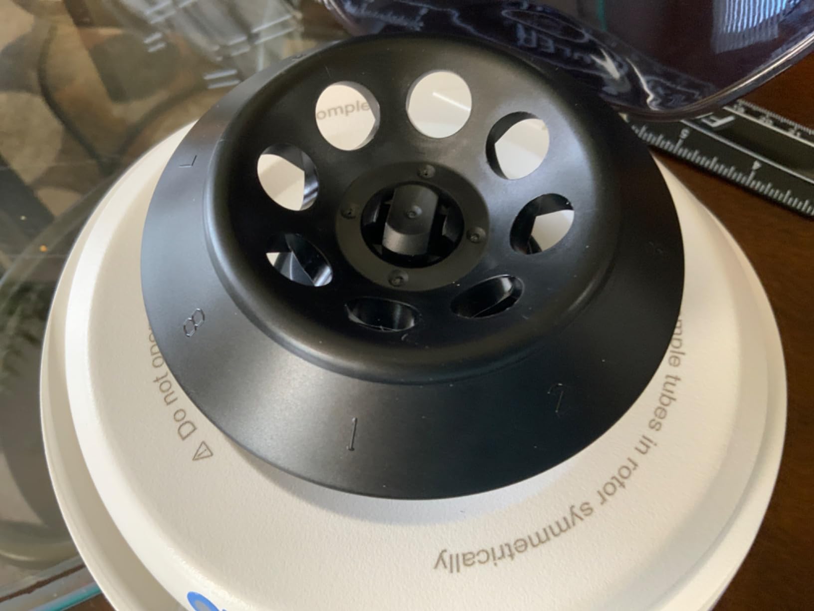 ONiLAB Scientific Mini Centrifuge 5000RPM, 1360 x g RCF, Lab Benchtop Centrifuge with 2 Rotors for 8 x 0.2/0.5/1.5/2.0ml and 0.2mL×32 PCR Strips, Low Noise≤45dB, 100-240V, Green lid (ONLY for MICROTUBES) customer photo 2