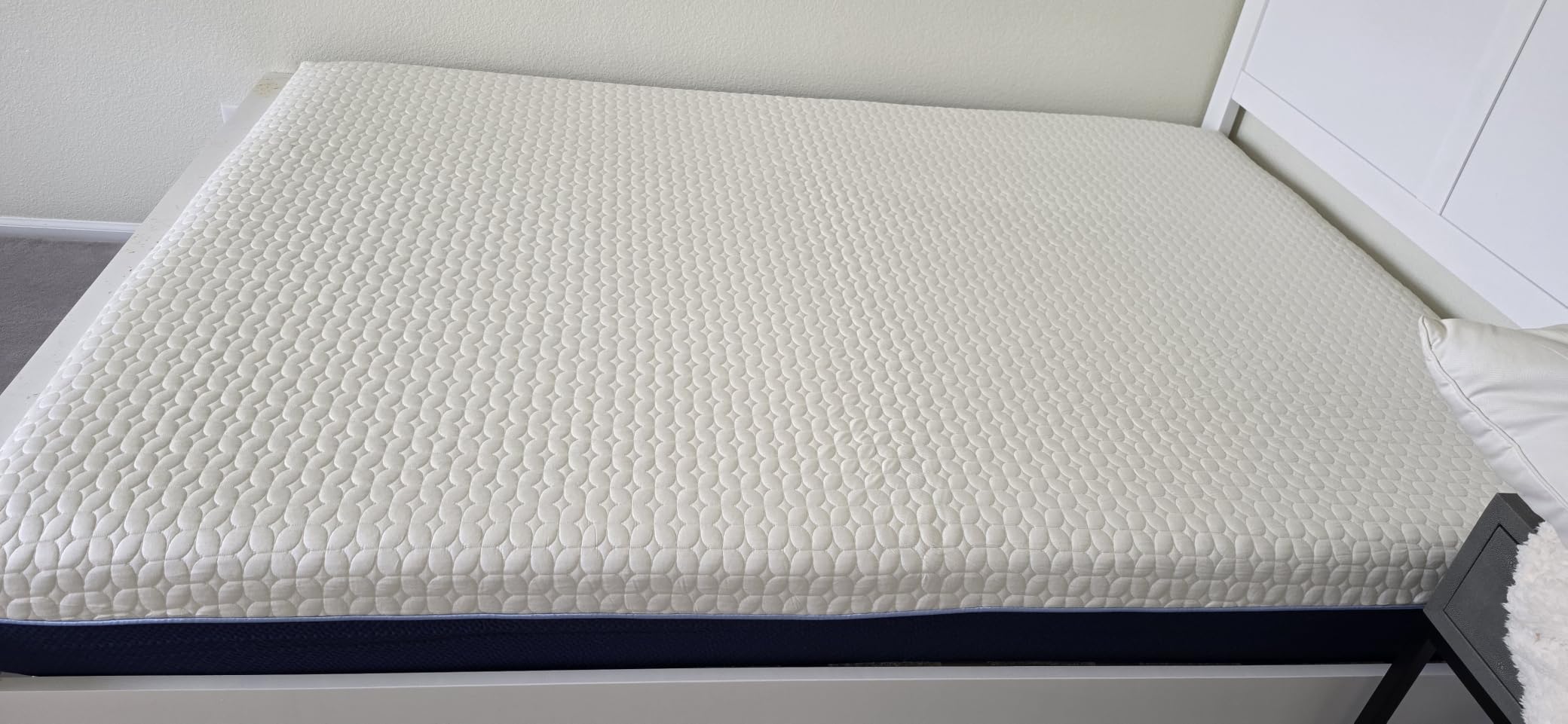 Gelsea 6 Inch Twin Size Mattress for Kids, Gel Cooling Memory Foam Mattress in A Box, Medium Firm Feel for Back Pain Relief, CertiPUR US Certified customer photo 1
