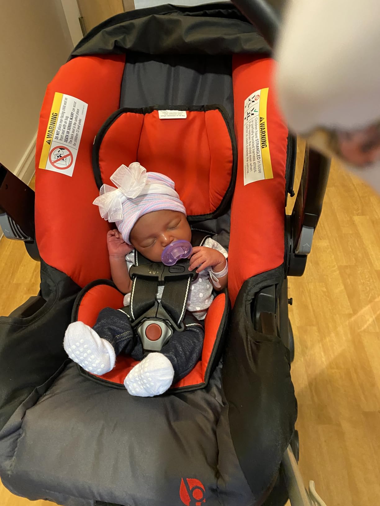 Baby Trend EZ-Lift™ Plus Infant Car Seat, Dash Black – Newborn Comfort Padding, Lightweight Carry Build, Adjustable Harness System customer photo 1