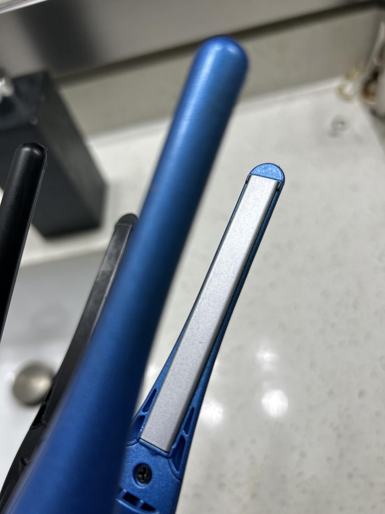 ORYNNE Small Flat Irons for Short Hair, 5s Ultra Fast Heat Up Pencil Flat Iron, Negative Ions Mini Flat Iron for Edges, 3/10'' Travel Mini Hair Straightener with Digital Temp Control, Easy to Use customer photo 2