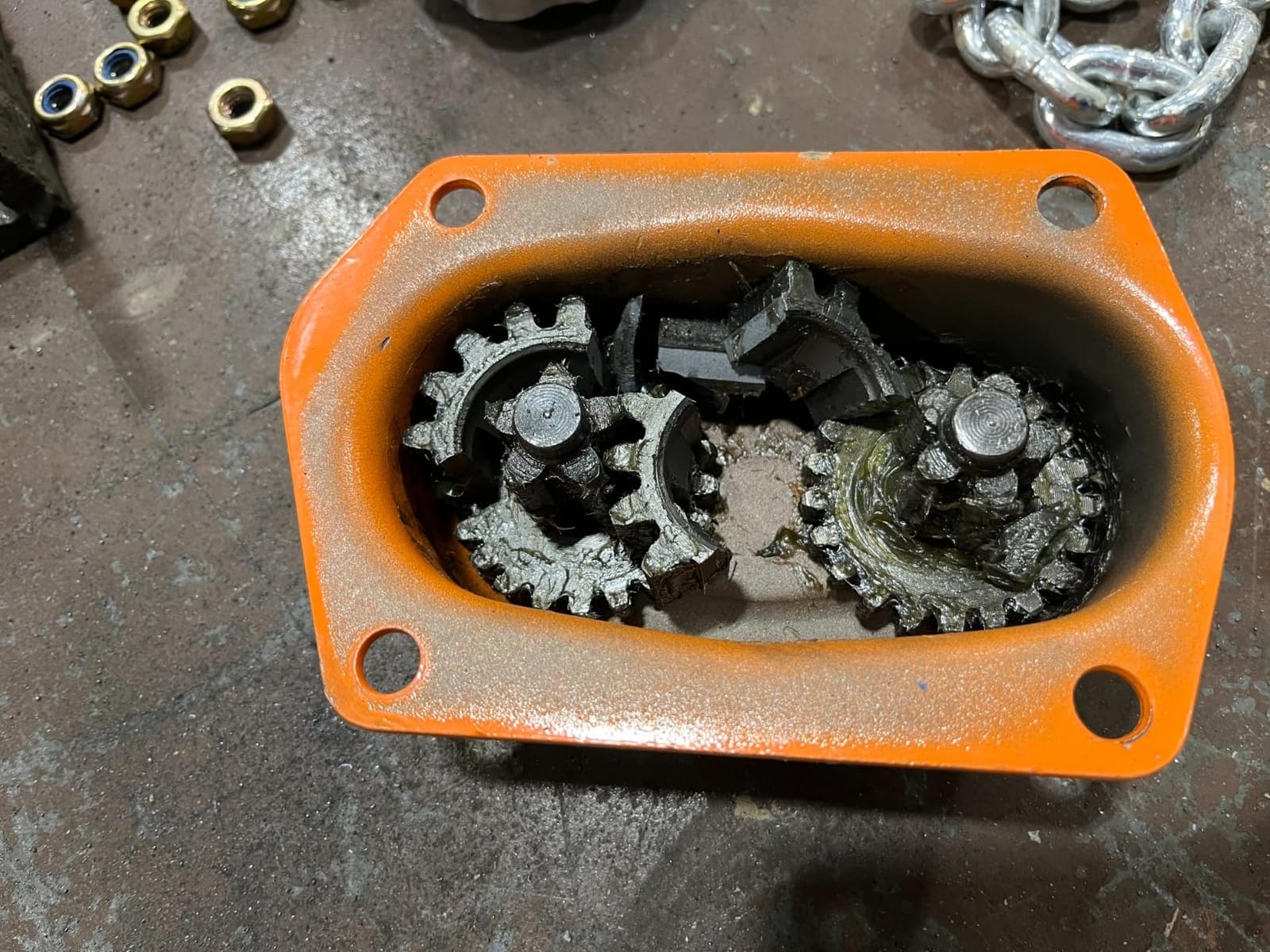 VEVOR Manual Lever Chain Hoist, 1-1/2 Ton 3300 lbs Capacity 10 FT Come Along, G80 Galvanized Carbon Steel with Weston Double-Pawl Brake customer photo 1
