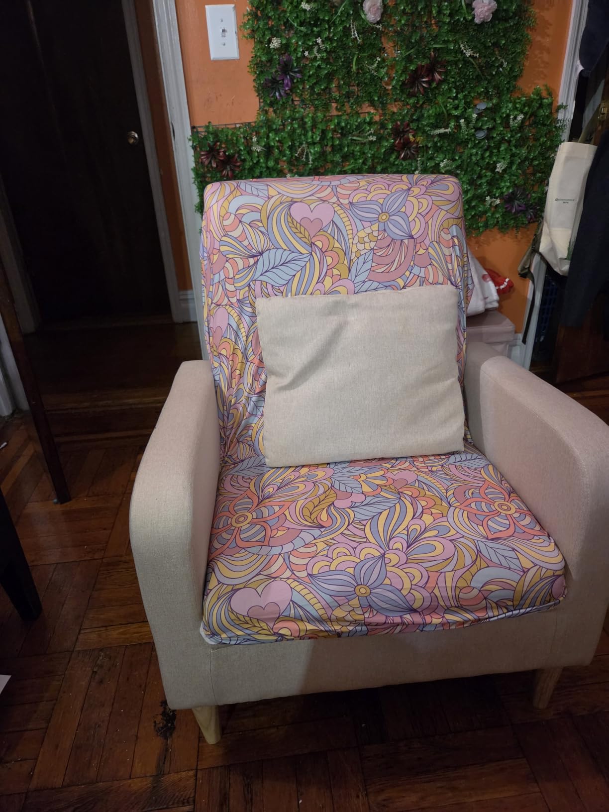 COLAMY Mid-Century Modern Upholstered Accent Chair with Back Pillow & Solid Wood Legs, Fabric Cozy Armchair for Living Room, Bedroom, Reading Nook, Apartment & Small Spaces, Beige customer photo 2