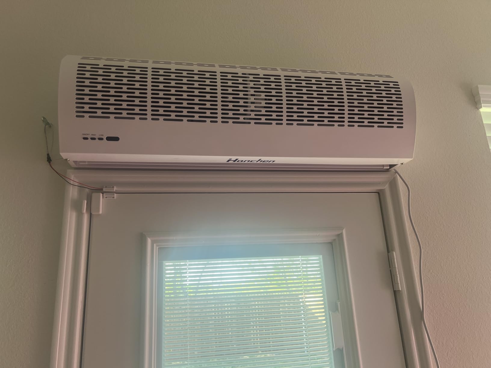 Hanchen 36 Inch Air Curtain [2026 NEW VERSION] Magnetic Door Switch 2 Speeds 1527/1292 CFM Uncooled&Unheated Remote Control Super Power Commercial Indoor Heavy Duty Air Door Fan 110V customer photo 2